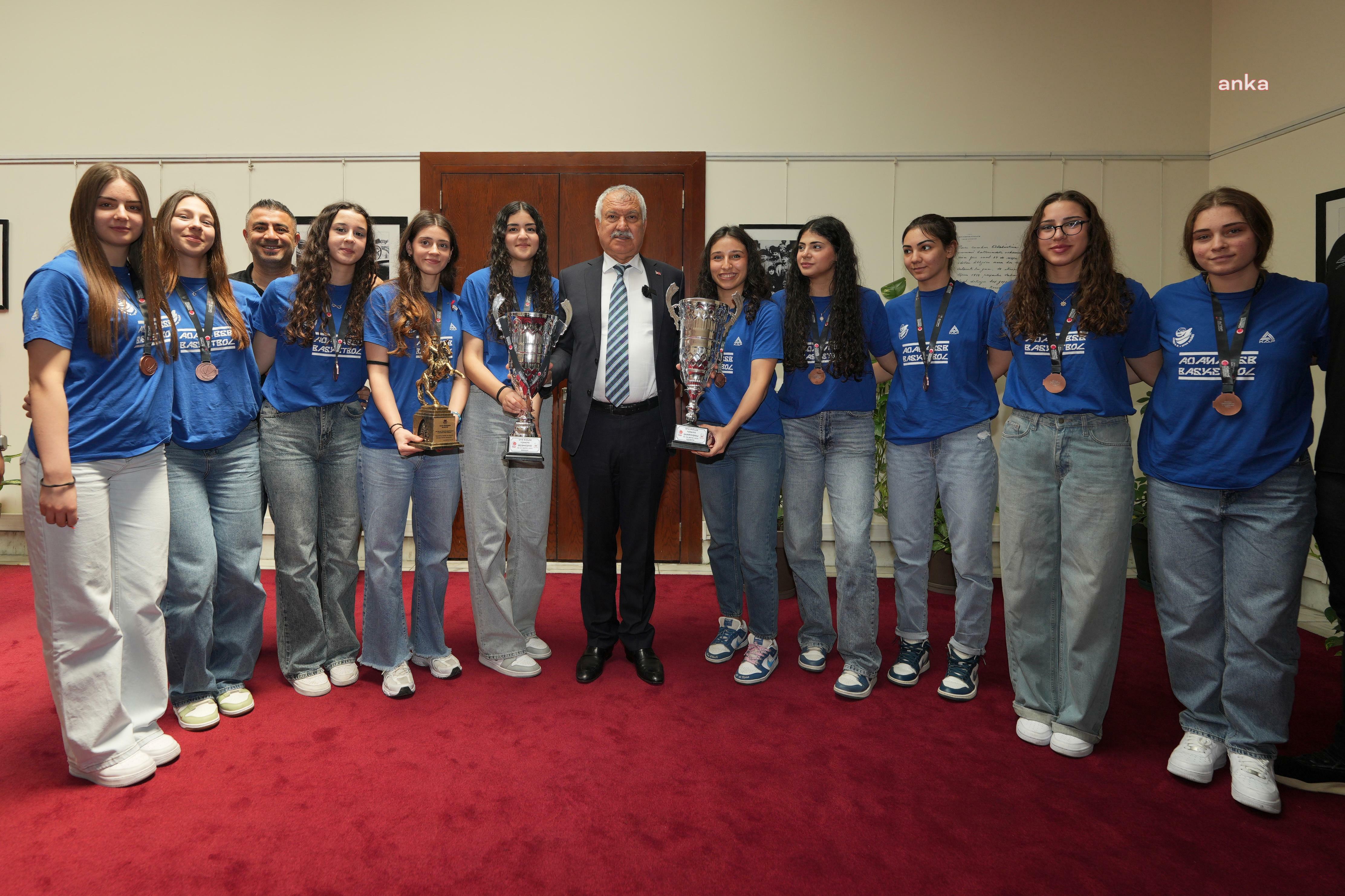 Adana Büyükşehir Belediye Başkanı Karalar, U18 Kızlar Basketbol Takımı’nı ağırladı