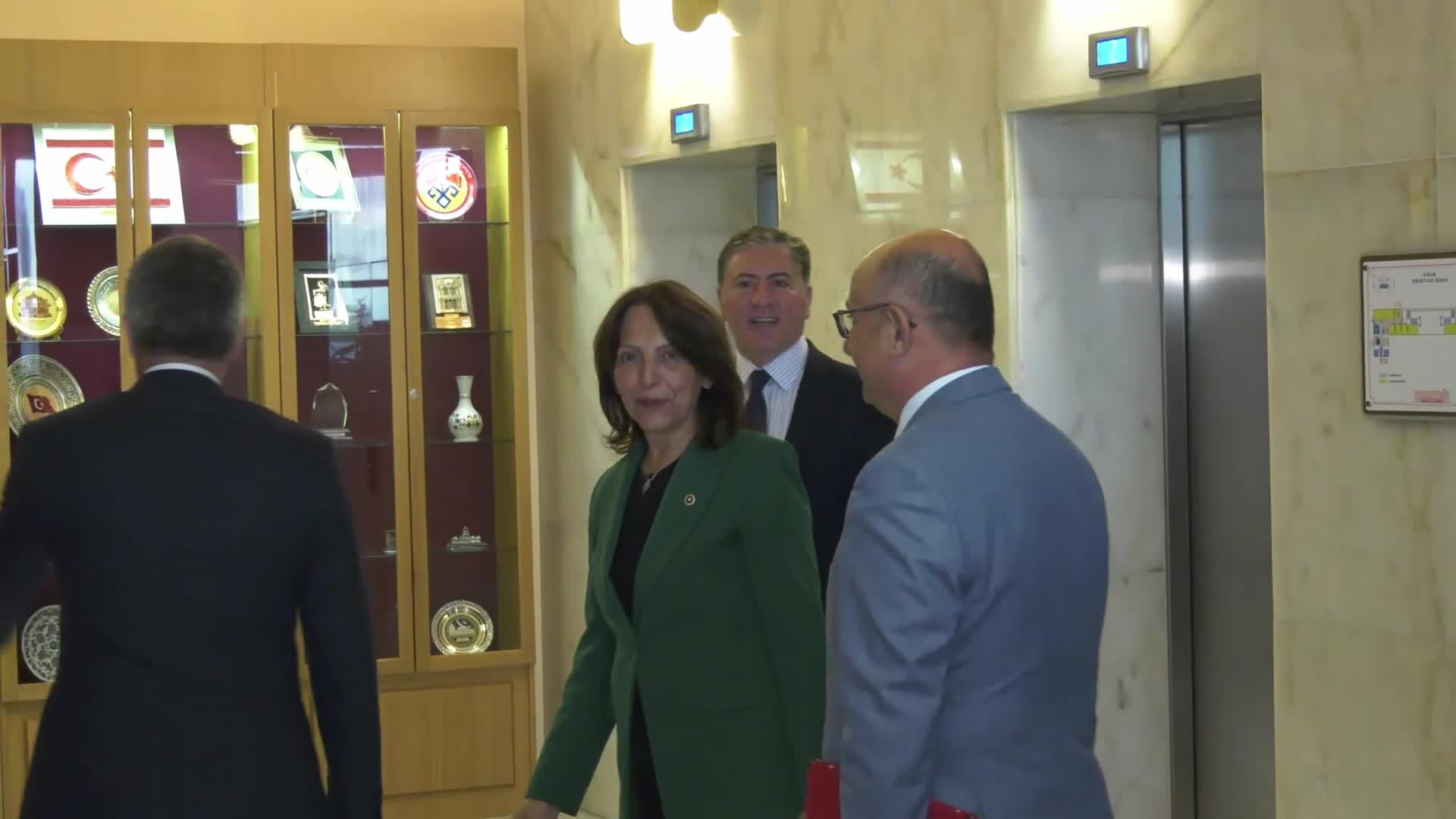 CHP'den İnfaz Yasa teklifine tepki... Murat Emir: ''Hayallerle, umutlarla oynanmıştır. Büyük bir sorumsuzluktur. Eğer ekimde gelecekse neyi bekliyorsunuz? Ekim'i niye bekliyoruz''