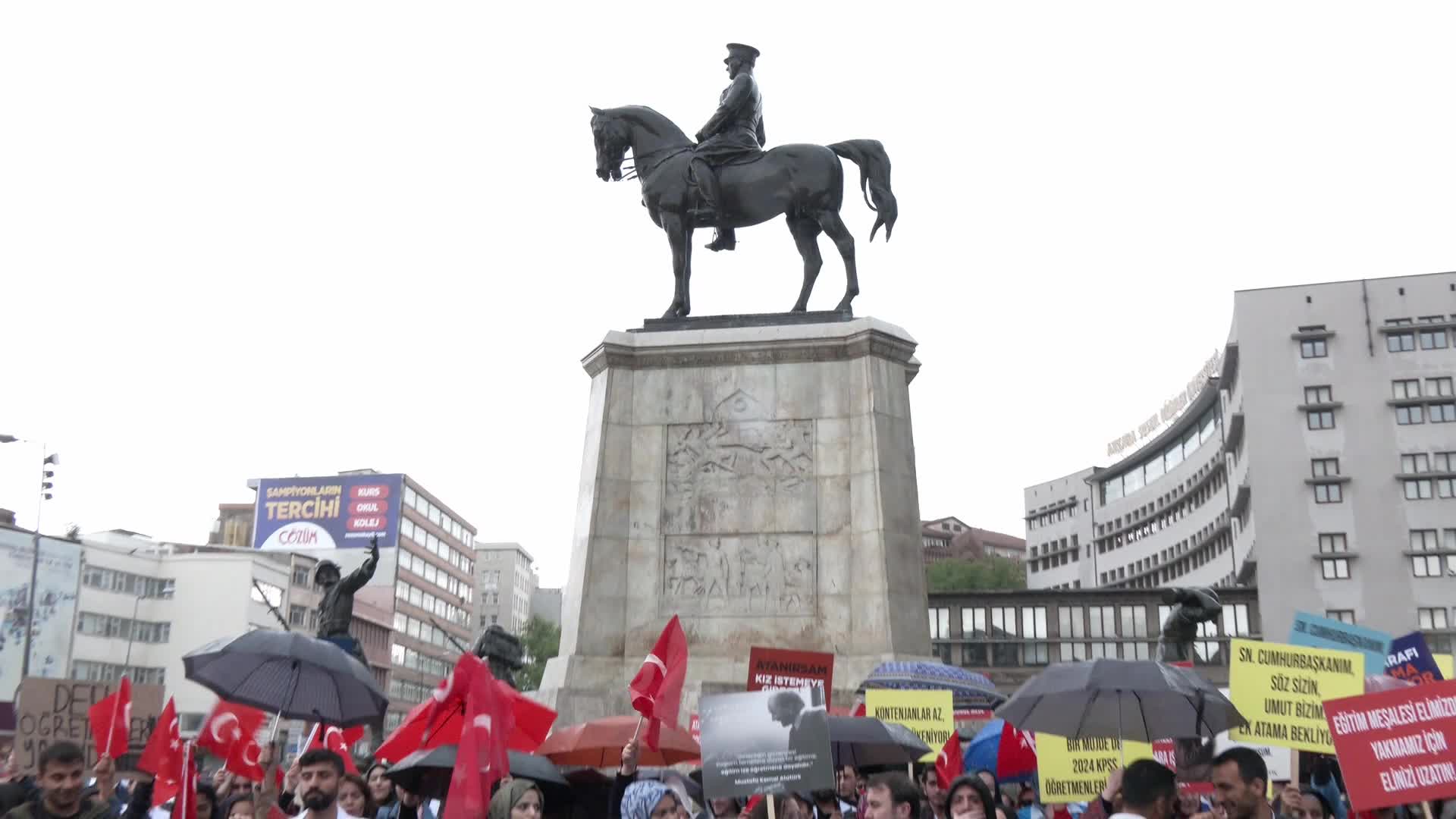 Ek atama bekleyen öğretmenler: "İnanıyoruz çağrımız cevapsız kalmayacak, emeklerimiz karşılık bulacak''