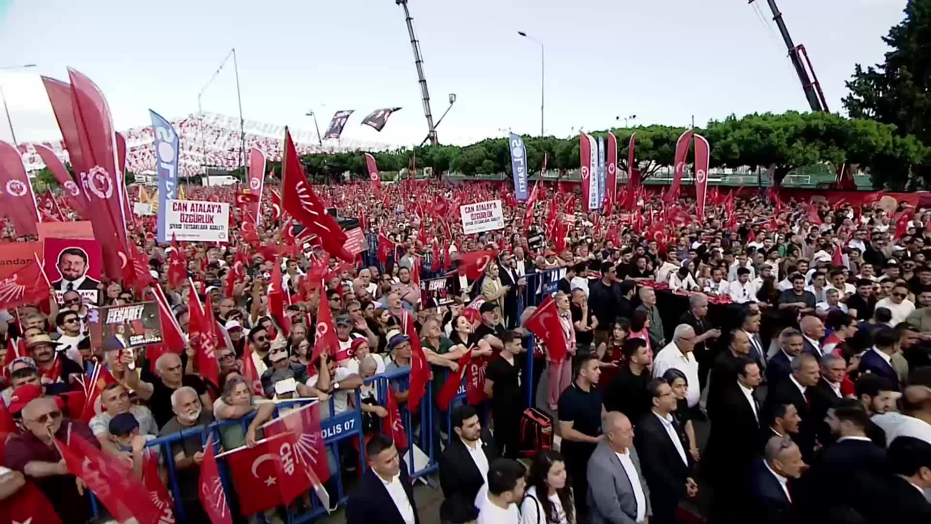 CHP’nin “Millet İradesine Sahip Çıkıyor” mitingi... Muhittin Böcek: “Yörükler diyarı Toroslar’dan, Akdeniz’den Silivri’ye Ekrem İmamoğlu’na selam olsun"