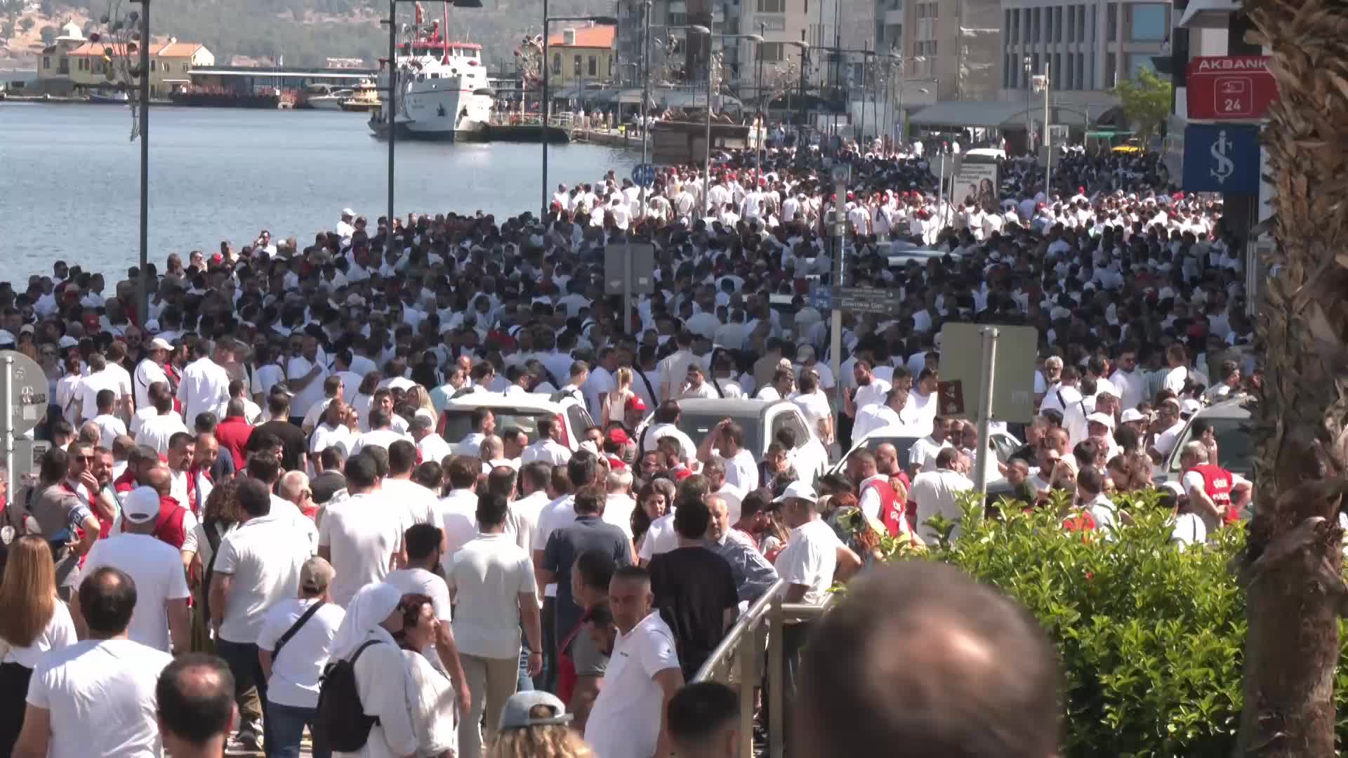 İzmir'de grev 5’inci gününde devam ediyor