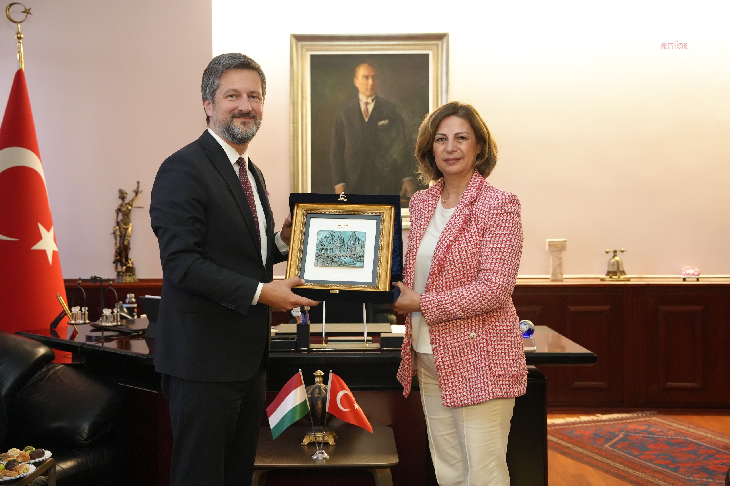 Eskişehir Büyükşehir Belediye Başkanı Ünlüce, Macaristan Büyükelçisi Viktor Mátis'i ağırladı