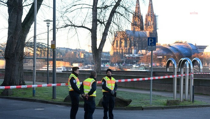 Köln’de ikinci dünya savaşından kalma patlamamış üç bomba bulundu
