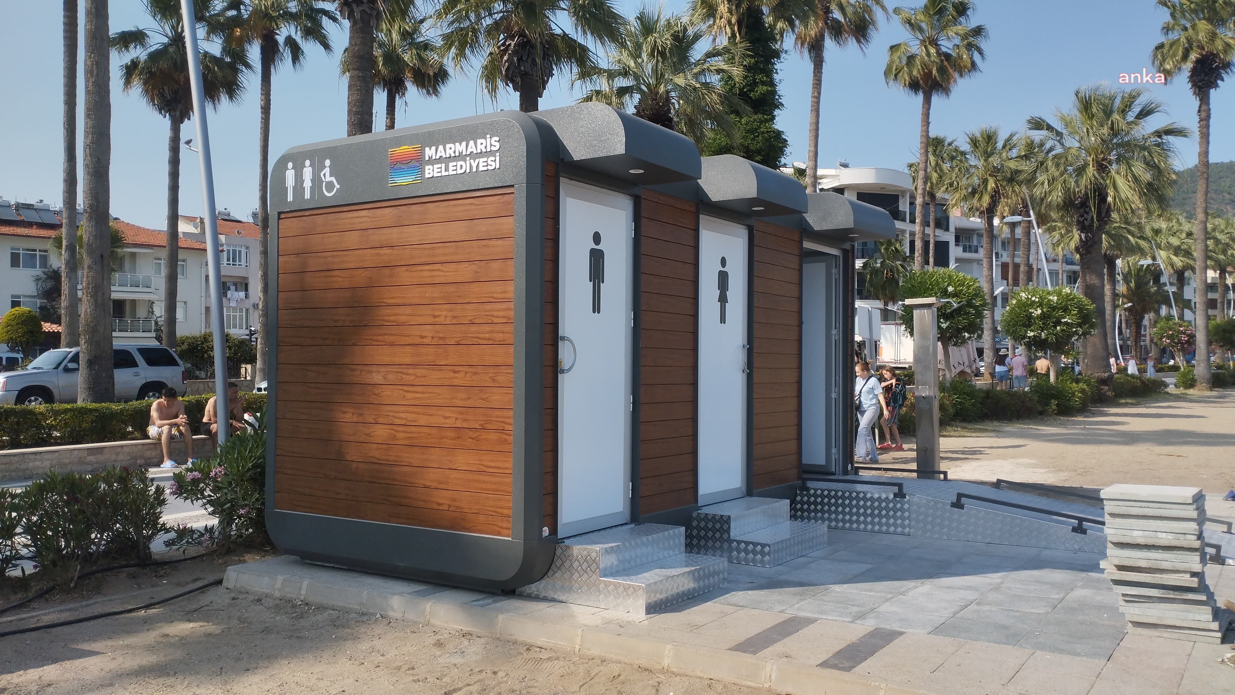 Marmaris'teki plajlarda modern kabin dönemi