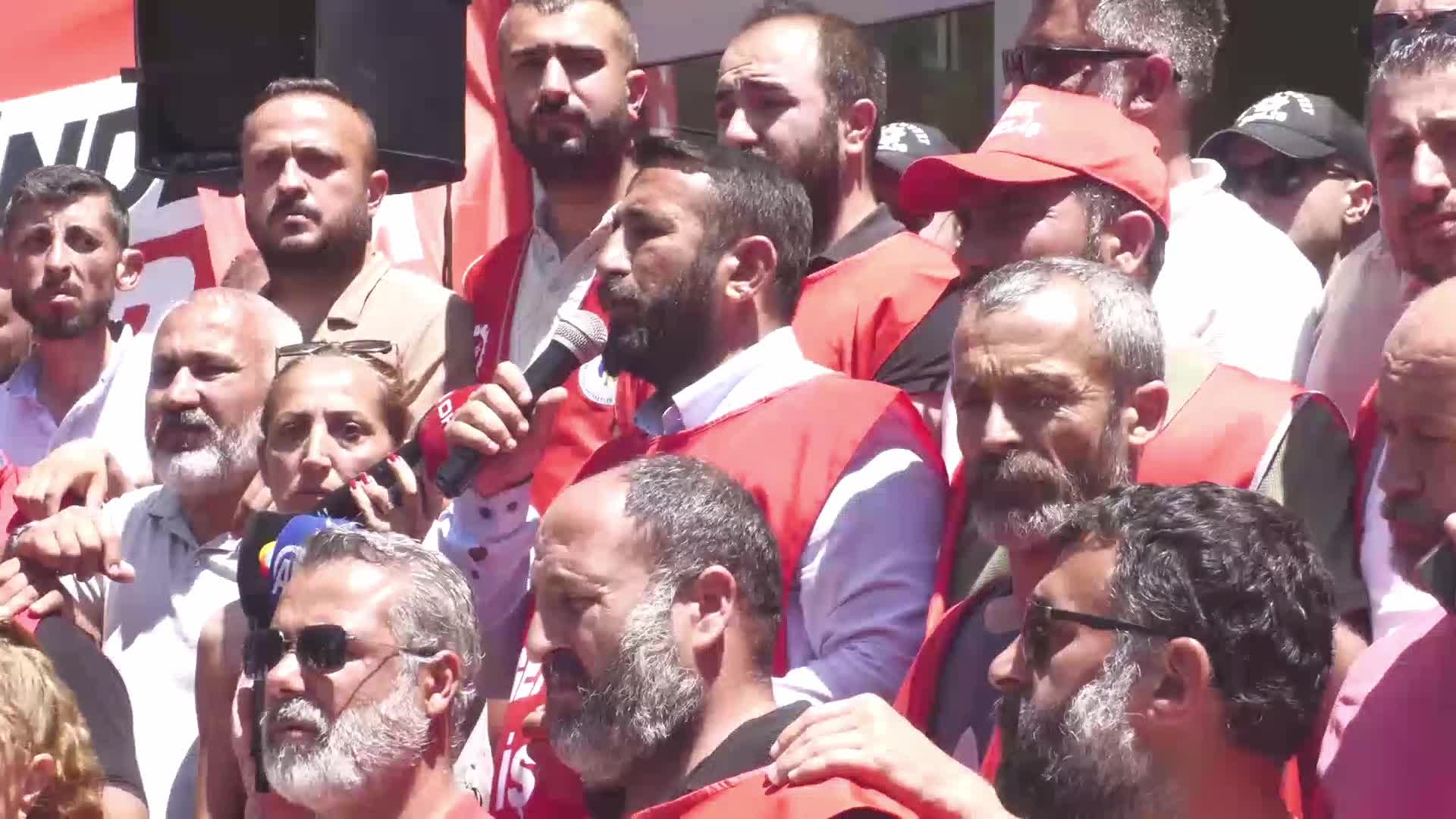 İzmir’de 7 gündür devam eden grev sona erdi: Belediye ve sendika arasında uzlaşı sağlandı