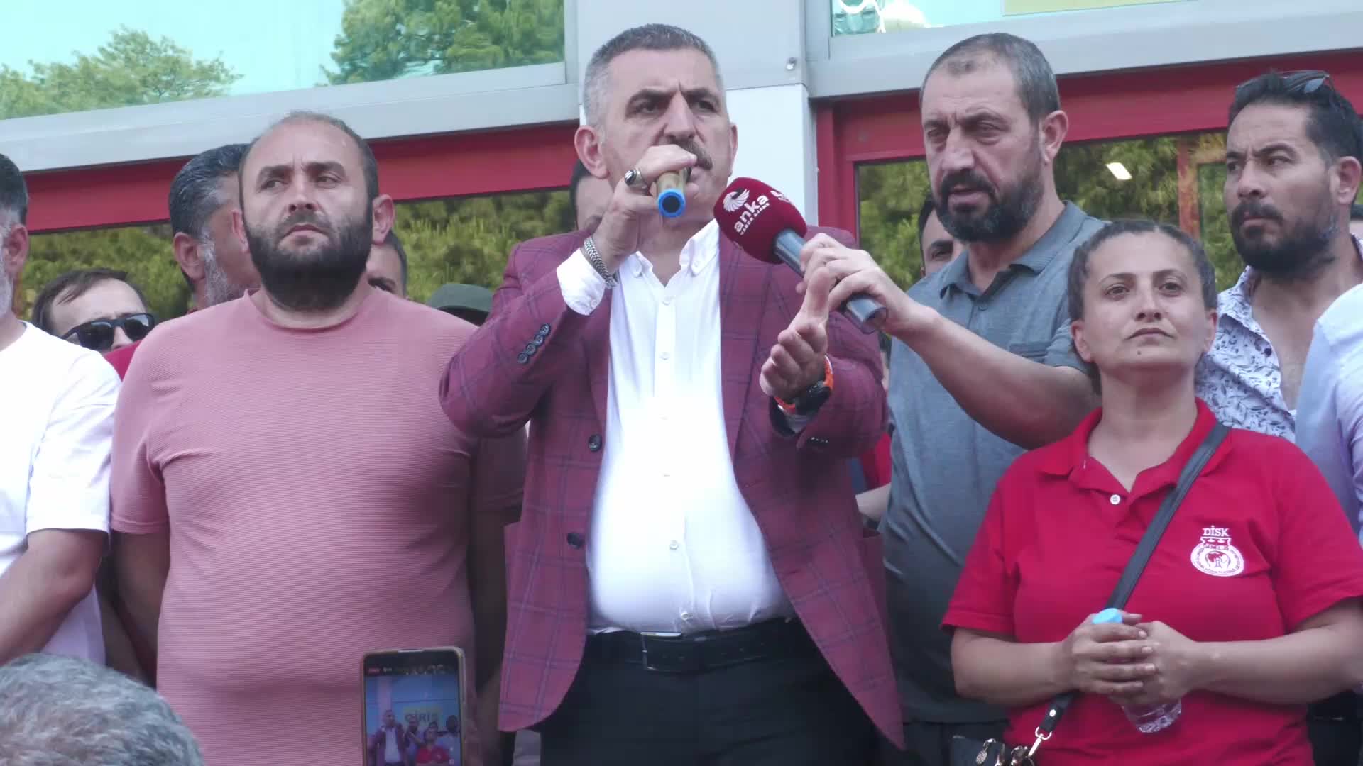 İzmir’de grev 7. gününde sona erdi... Genel-İş 1 Nolu Şube Başkanı Topal: "TİS’teki maddeleri kontrol ettikten sonra bu grev sonlanmış olacak"