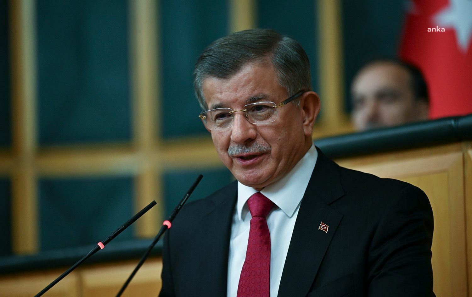 Davutoğlu: "Yerli ve millî buğday, ithal akılla eziliyor"