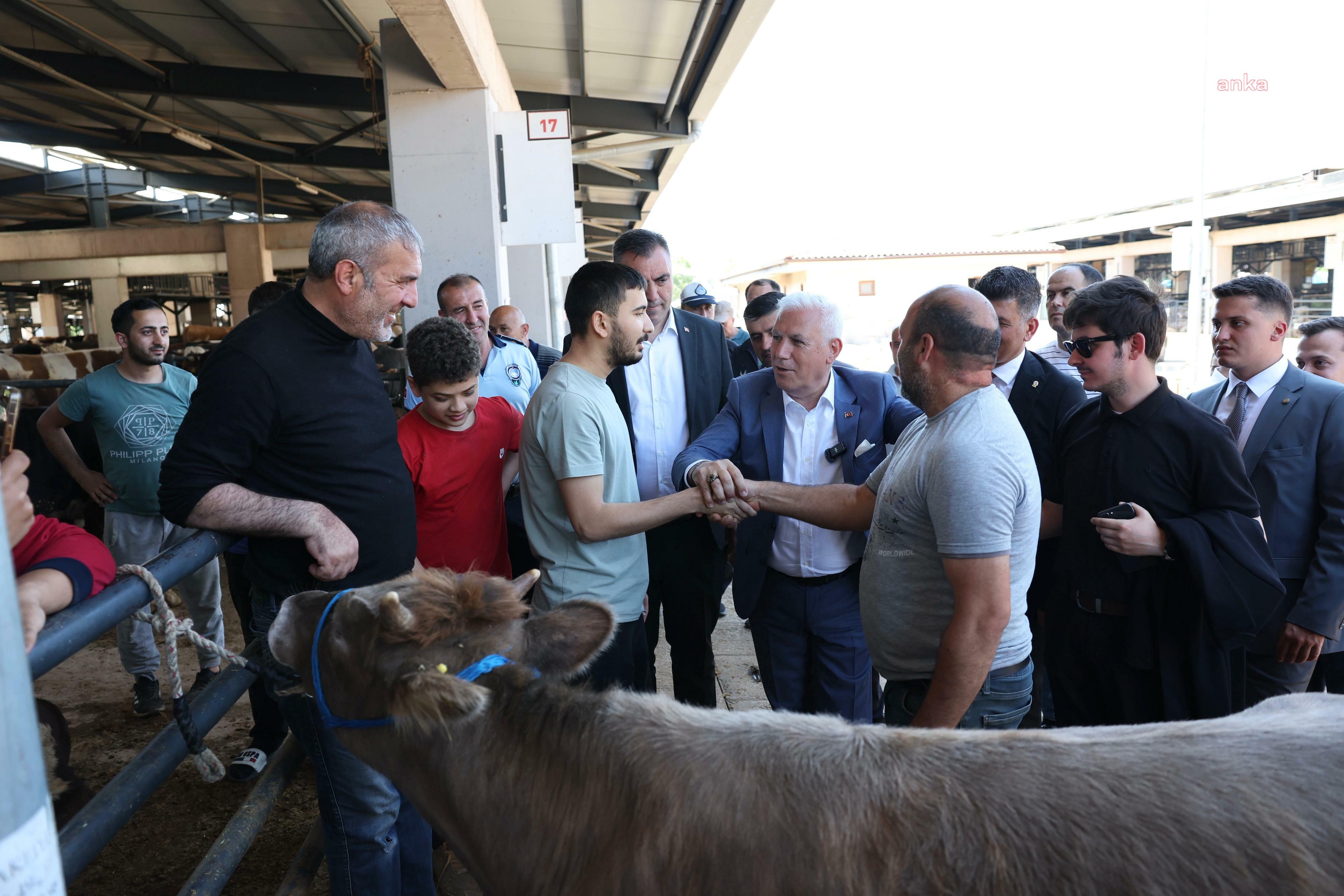Bursa Büyükşehir Belediye Başkanı Bozbey'den kurban pazarına ziyaret