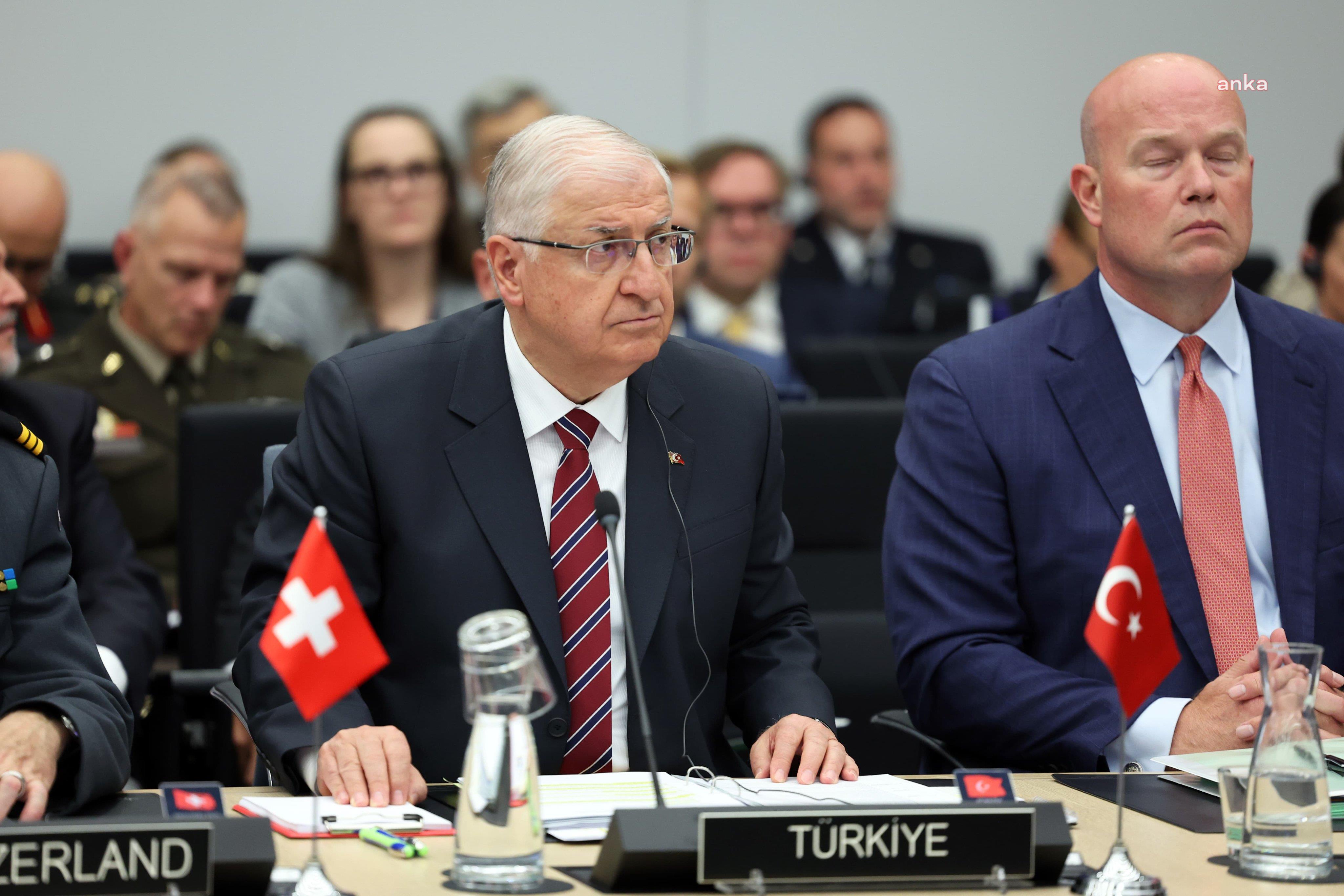 Milli Savunma Bakanı Güler, NATO Ukrayna Temas Grubu Toplantısı'na katıldı