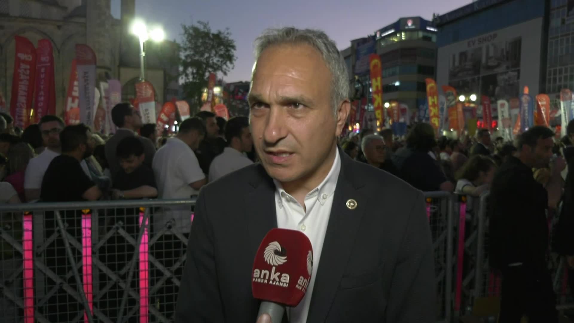 CHP'nin Gaziosmanpaşa mitingi... Suat Özçağdaş, "Bu bir yargılama süreci değil, CHP'ye yönelik açık bir savaştır"
