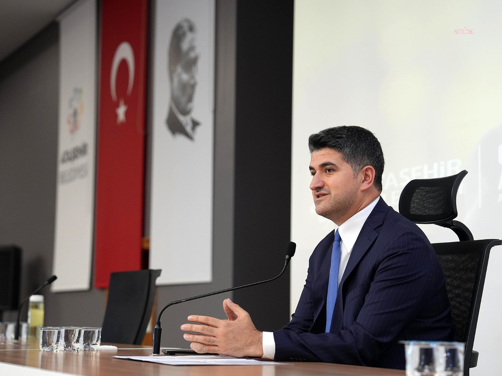 Ataşehir Belediye Başkanı Adıgüzel, personelle bayramlaştı