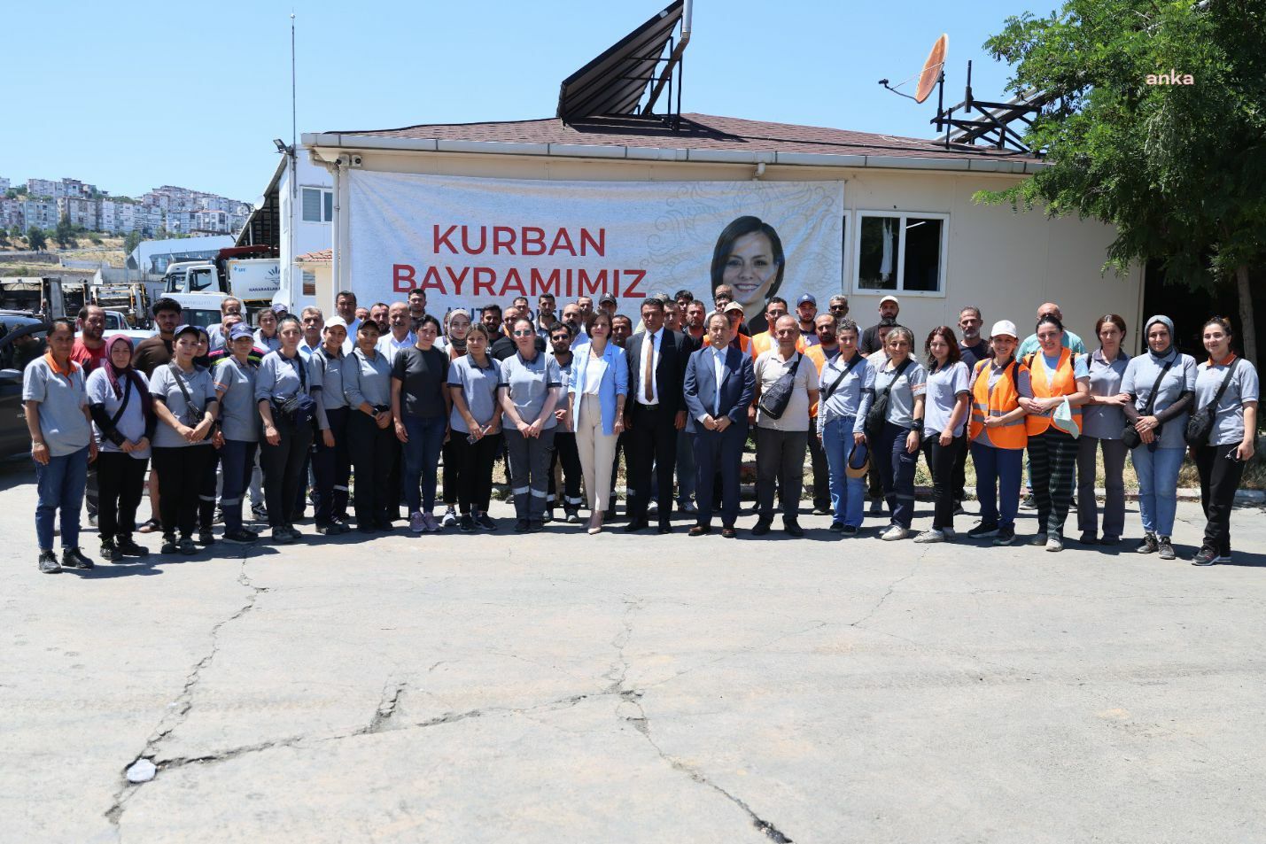 Karabağlar Belediye Başkanı Kınay personelle bayramlaştı: Birlik ve gelecek vurgusu