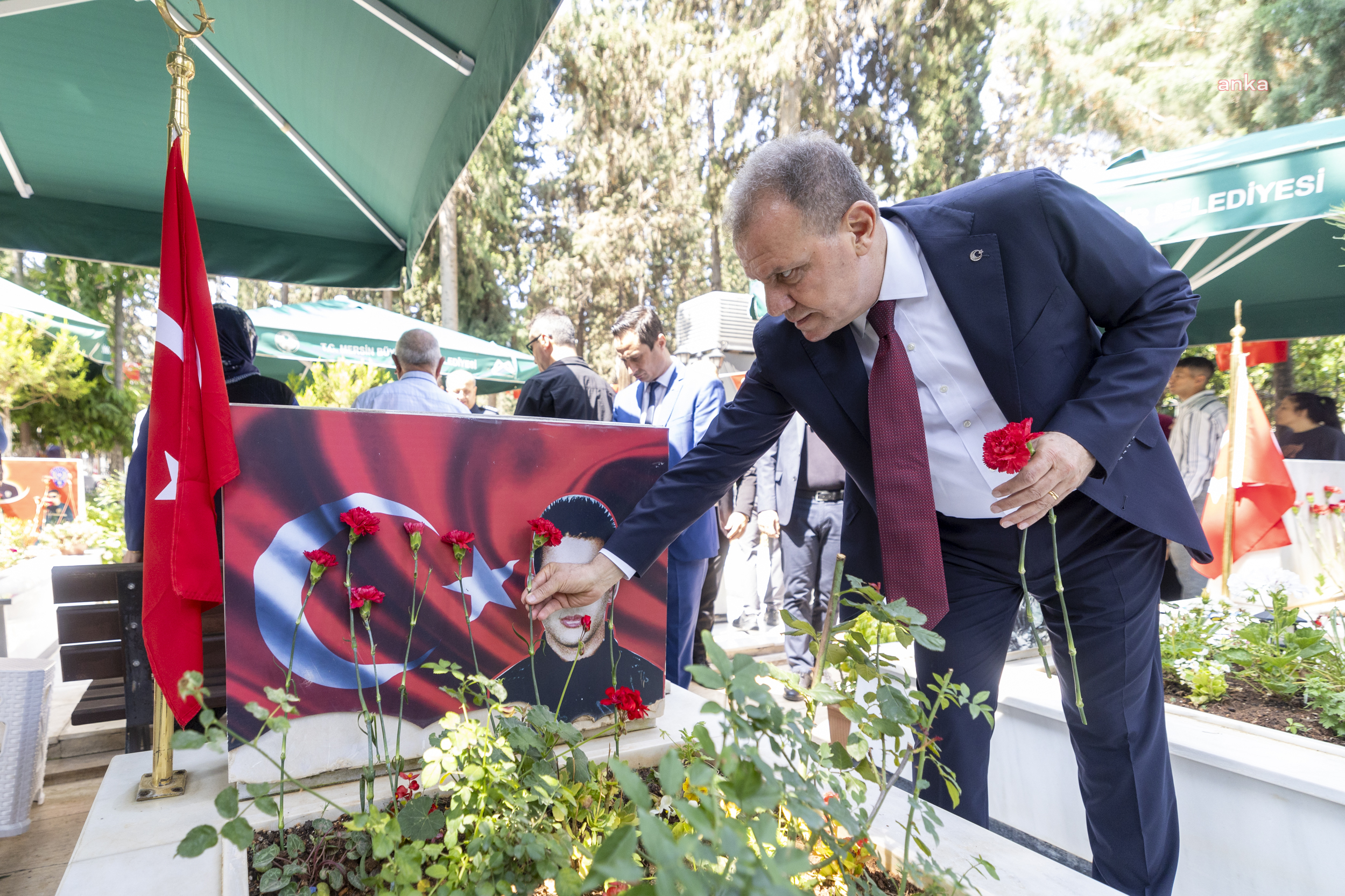 Mersin Büyükşehir Belediye Başkanı Seçer, şehit aileleri ile bayramlaştı