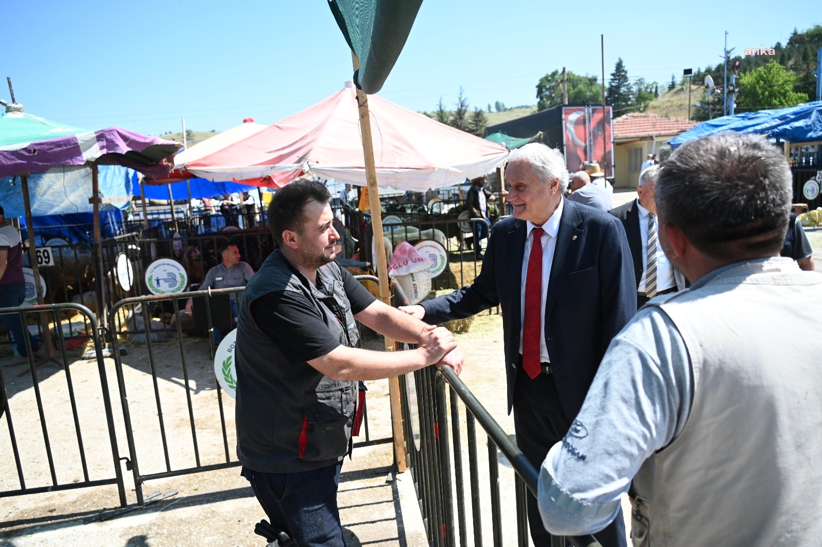 Bozüyük Belediye Başkanı Bakkalcıoğlu, hayvan pazarını ziyaret etti