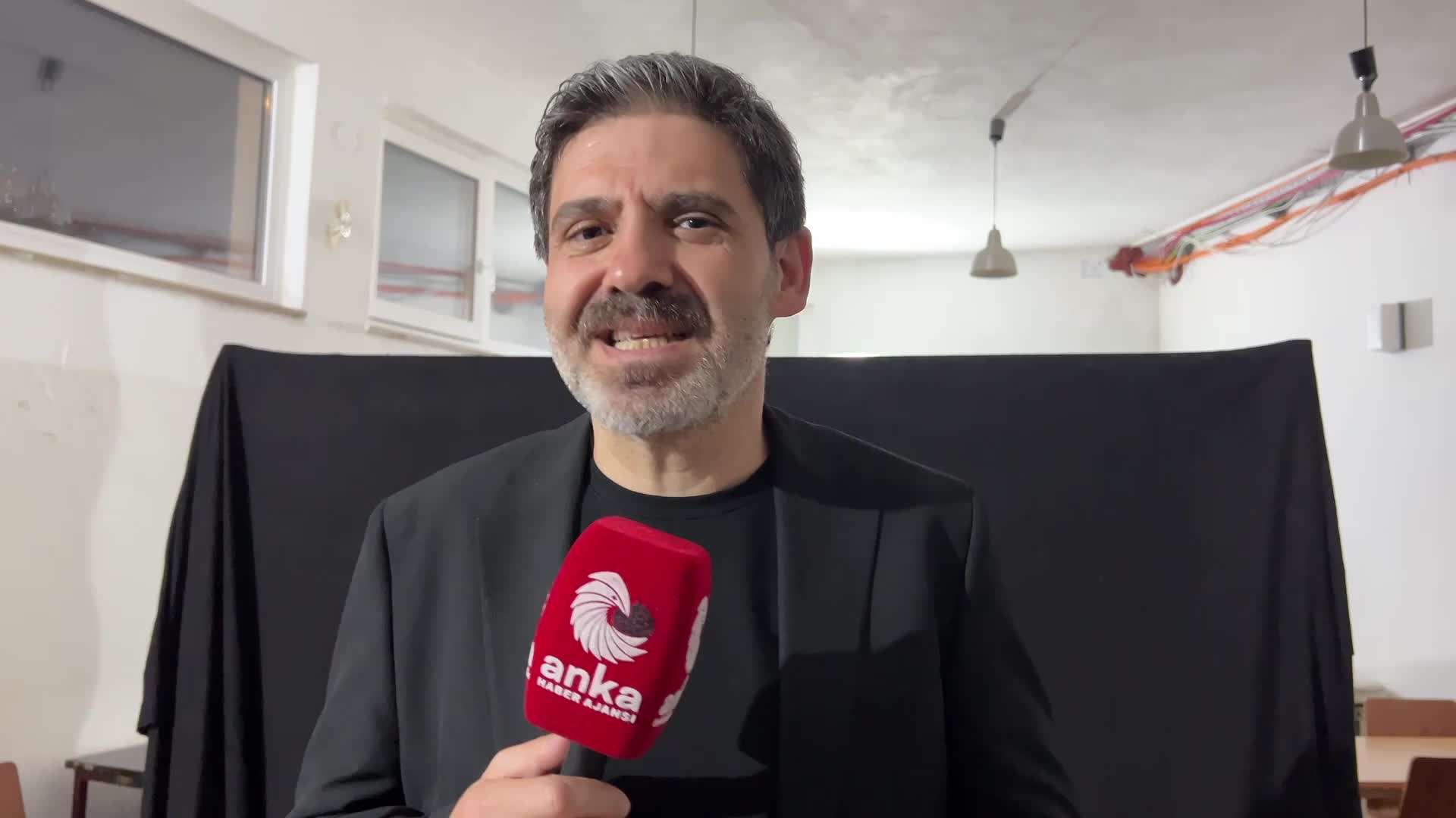 Sanatçı Ender Balkır: "Dinleyicinin ruhuna dokunmak istiyoruz"