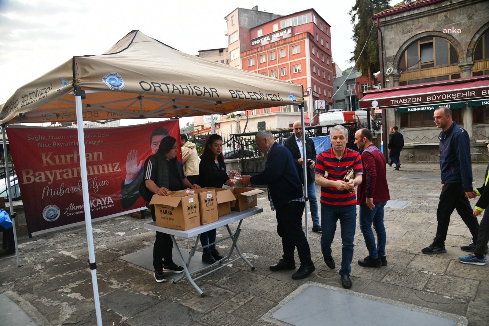 Ortahisar Belediyesi, kurban bağış çadırı kurdu