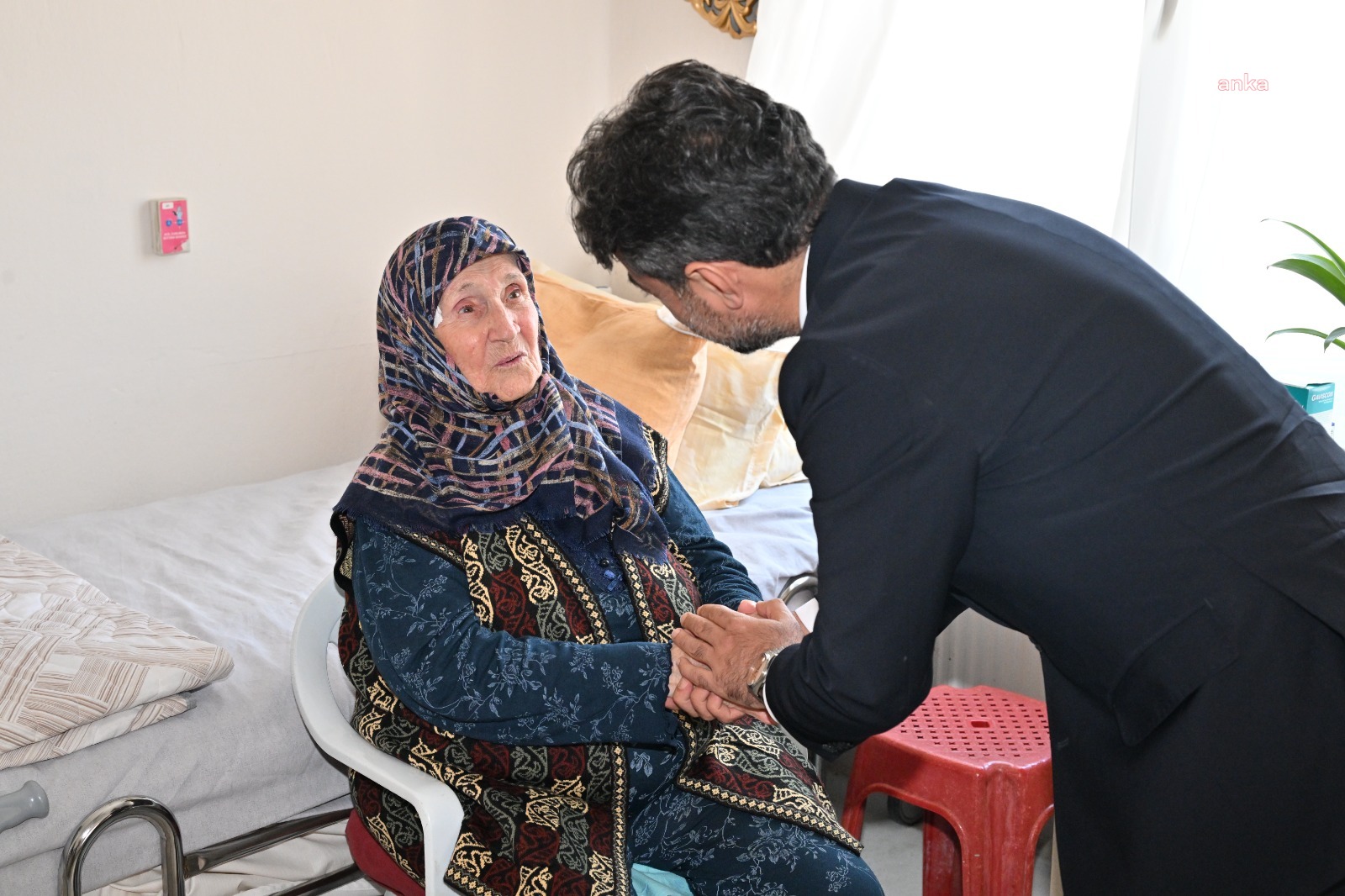 Manisa Büyükşehir Belediyesi'nden huzurevlerine Kurban Bayramı ziyareti
