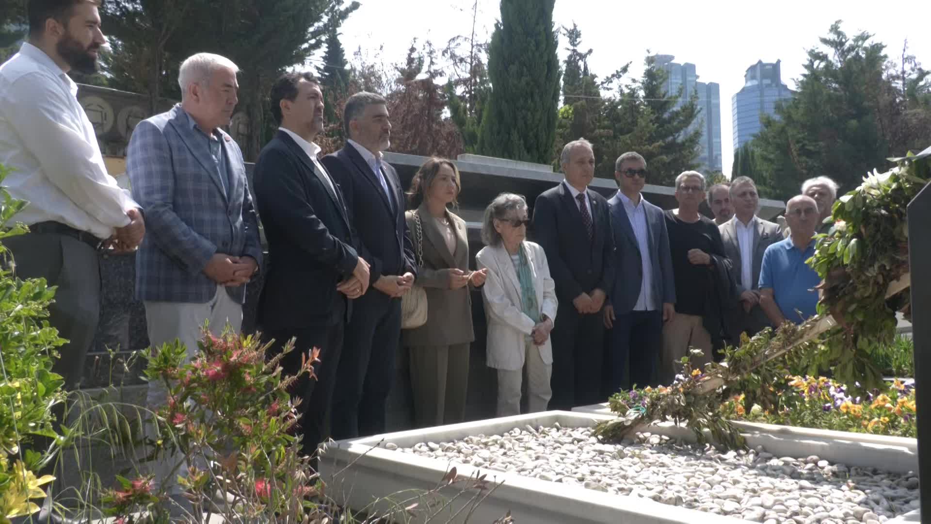 Erdal İnönü 99'uncu doğum gününde mezarı başında anıldı...Sevinç İnönü: Sevgi dolu bir insandı; memleketin böyle olduğunu görse çok üzülürdü