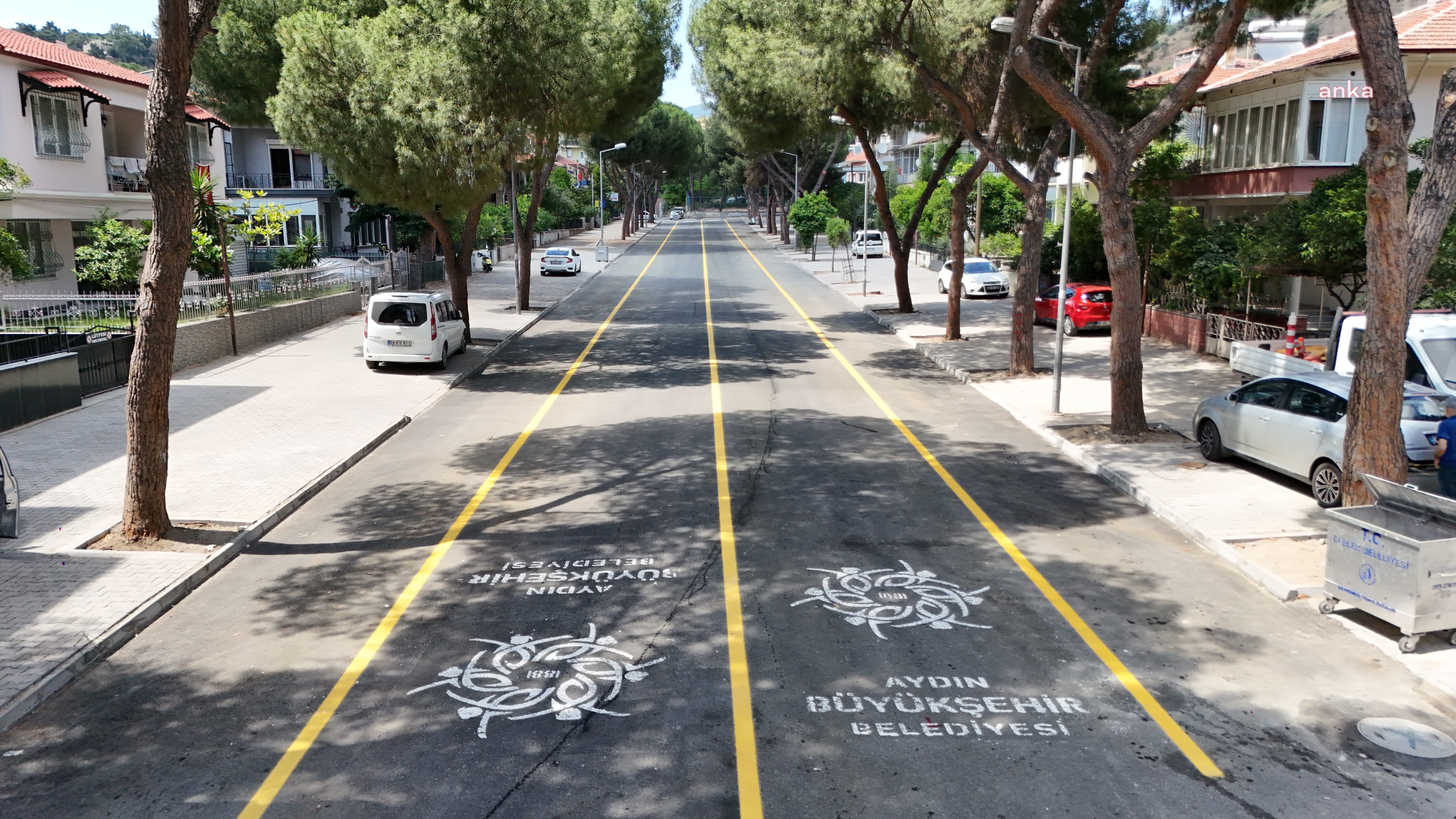Aydın Büyükşehir Belediyesi, kent genelinde başlattığı yol çalışmalarına devam ediyor