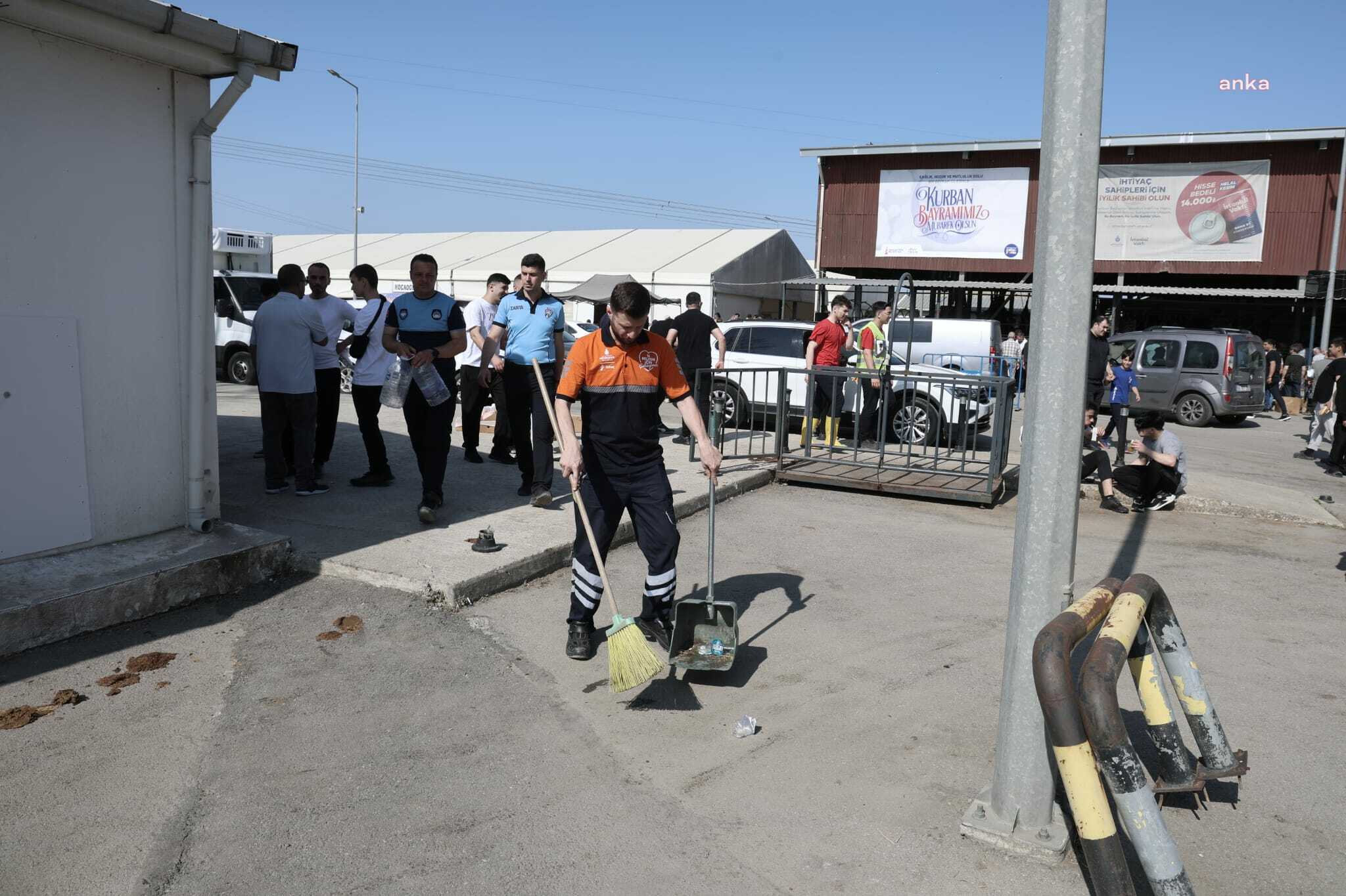 İBB’nin kurban kesim alanlarında hijyen ekipleri bayram boyunca görev başında