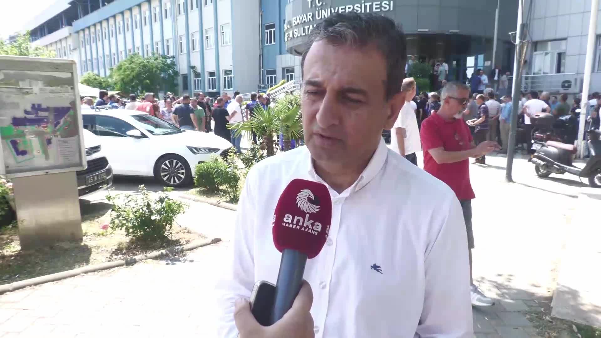Burhanettin Bulut ve Erhan Adem, Ferdi Zeyrek’in tedavi gördüğü hastanede