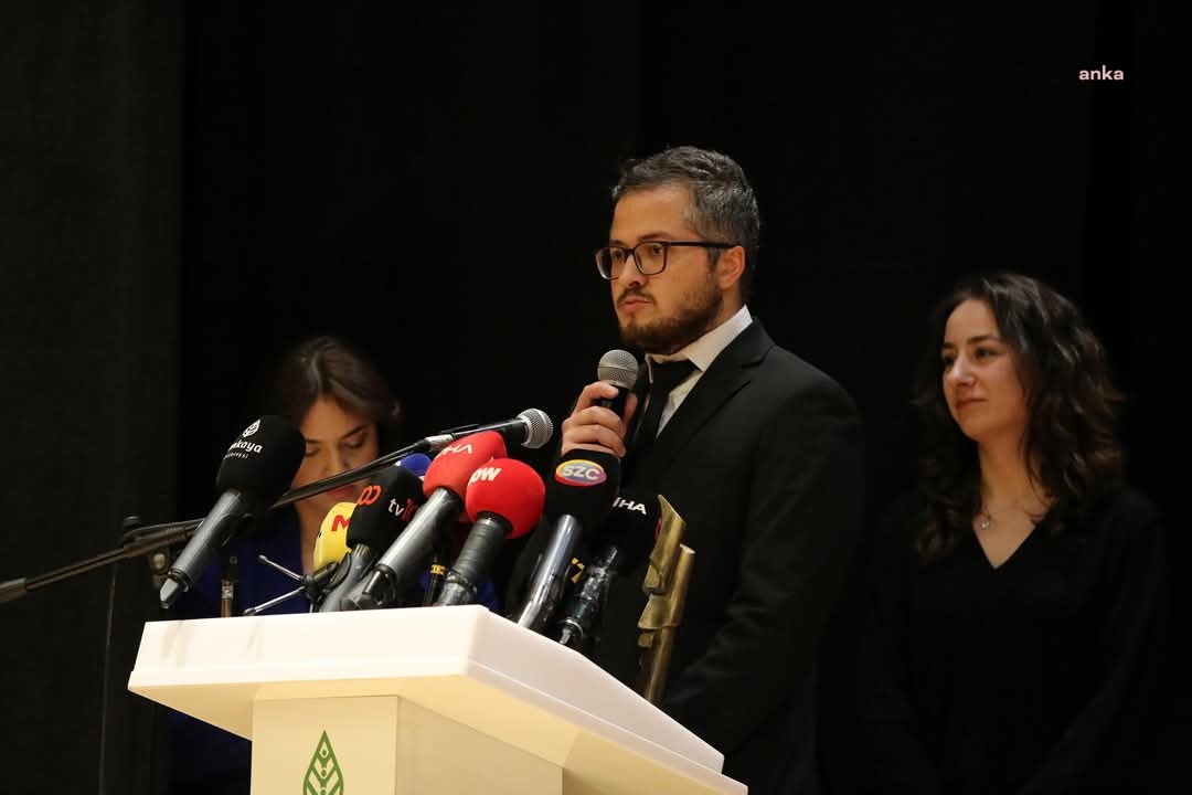 Gazeteci Mehmet Oflaz hakkında "gizliliğin ihlali" suçundan dava açıldı