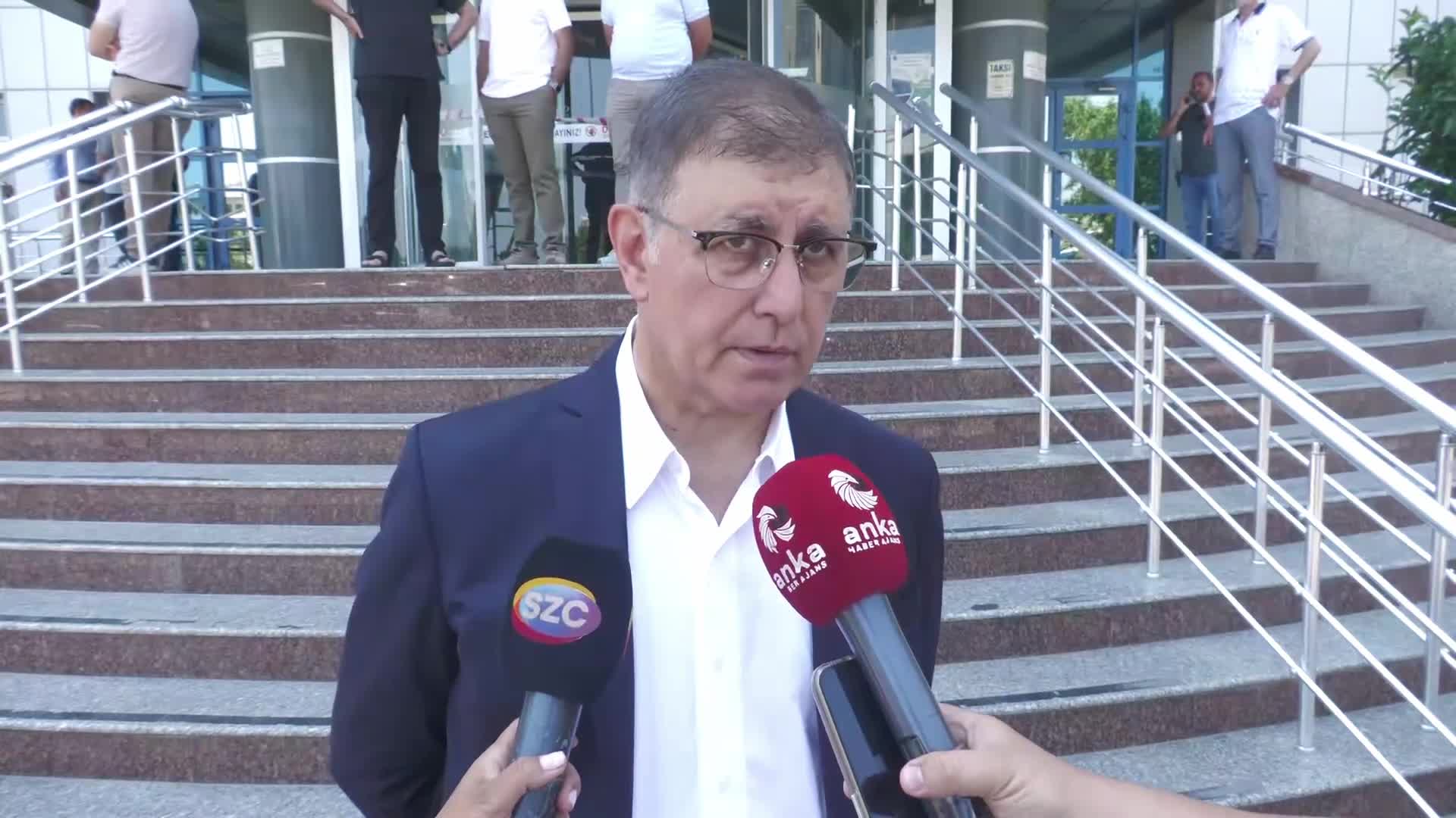 Cemil Tugay ve Mustafa Bozbey, Ferdi Zeyrek'in tedavisinin sürdüğü hastanede: "Bunu da atlatacağına inanıyoruz"