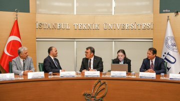 İTÜ Rektörü Mandal, BTK ve Apple temsilcileriyle görüştü