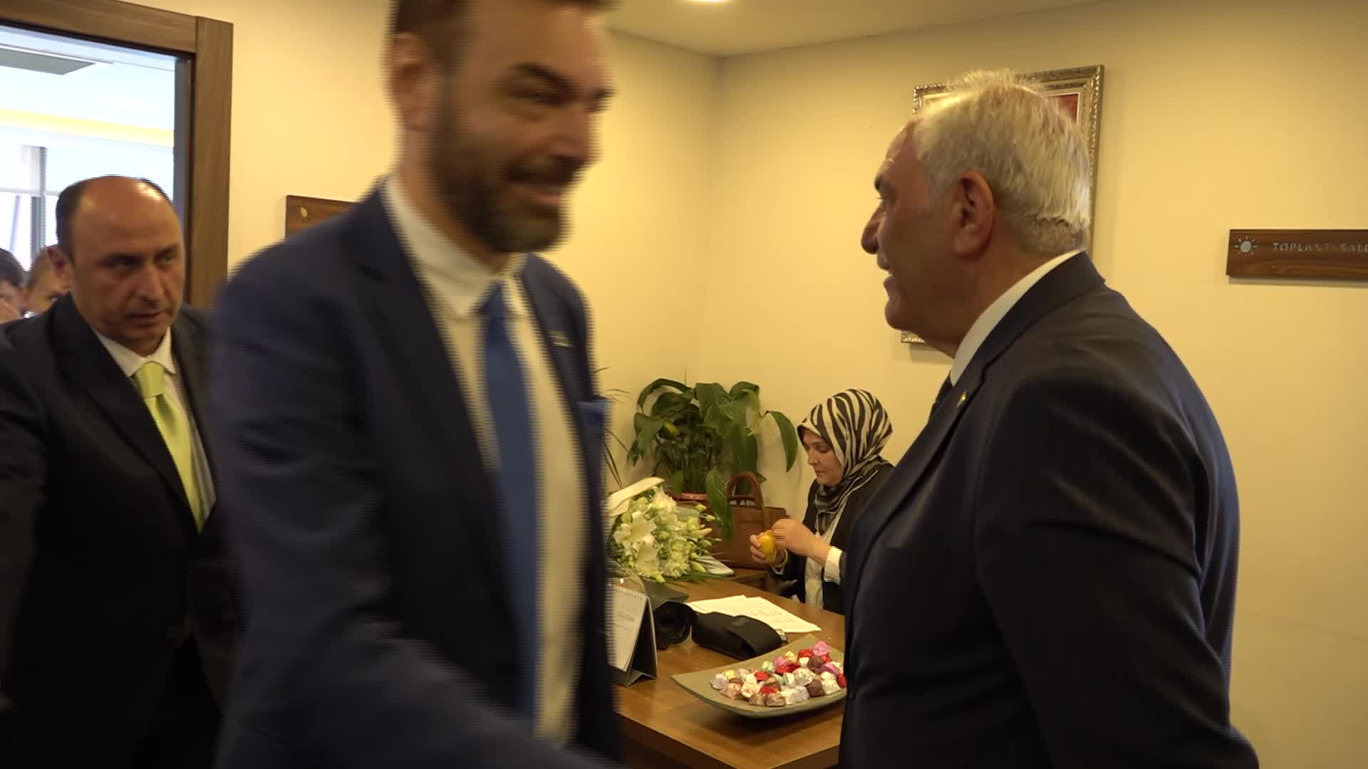 İYİ Parti'ye bayram ziyaretleri… İYİ Partili Durmuş: “Totaliter rejimlerin sonları yakın tarihte çokça görülmüştür”