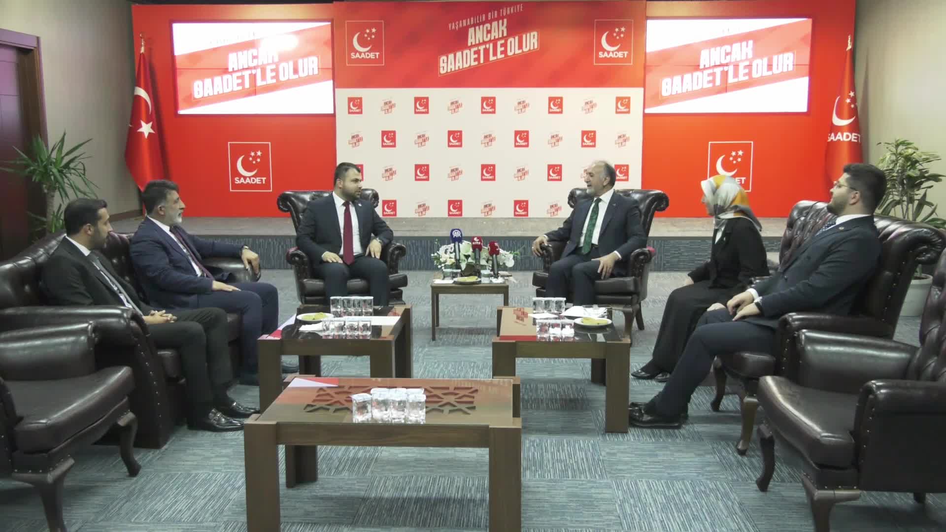 Siyasi partiler arası bayramlaşma... Yeniden Refah Partisi, Saadet Partisi'ni ziyaret etti