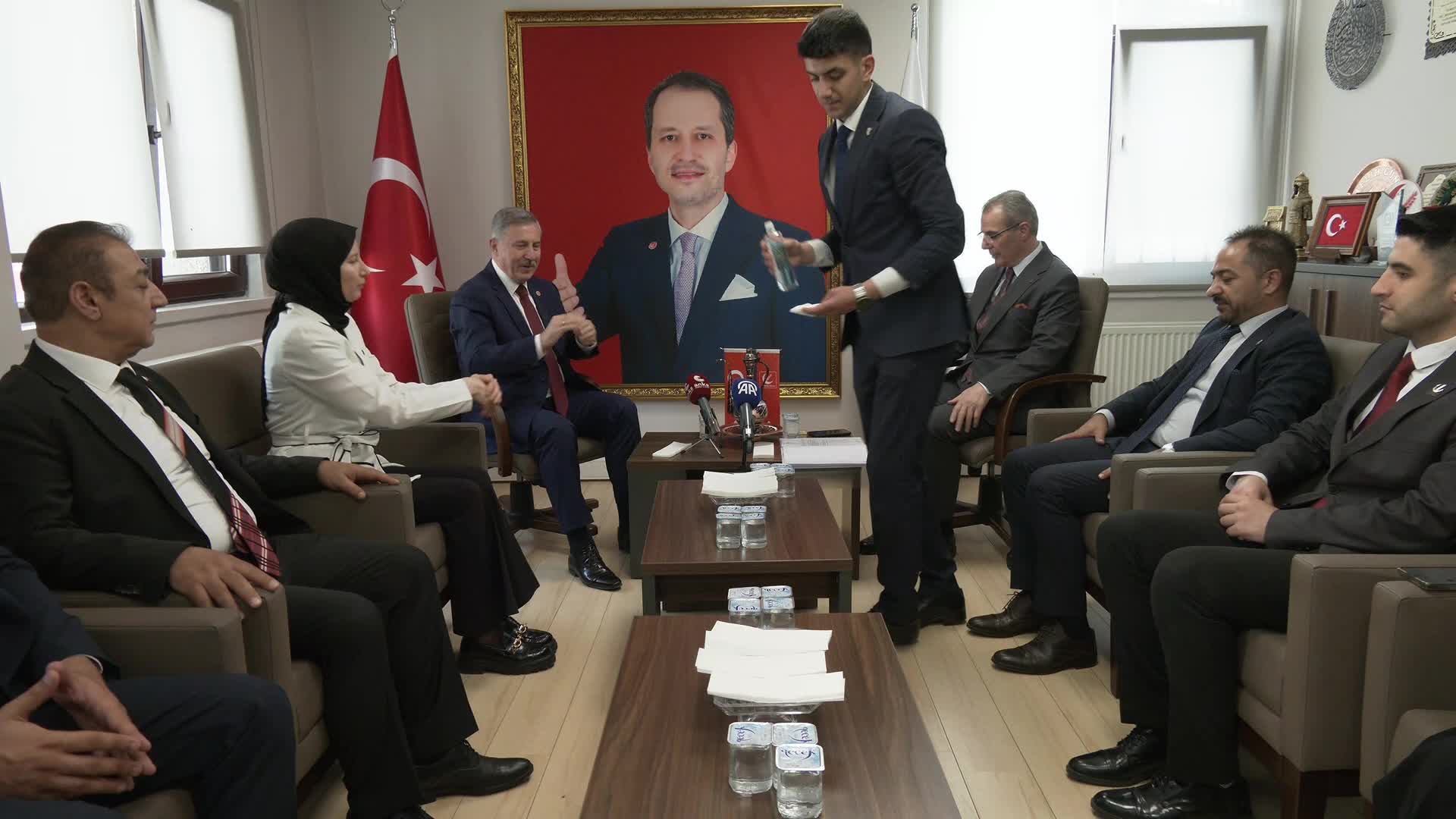 Gelecek Partisi'nden Yeniden Refah Partisi'ne bayram ziyareti... Selçuk Özdağ: "Geçmişte evet oyu verdiğim için pişmanım ve milletimden özür diliyorum"