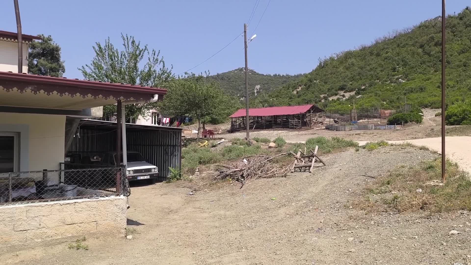 Osmaniye'de iki köyde milli park davaları nedeniyle onlarca vatandaş evsiz kalacak...CHP'li Asu Kaya: Bu insanlar gözü yaşlı girdiler bu bayrama