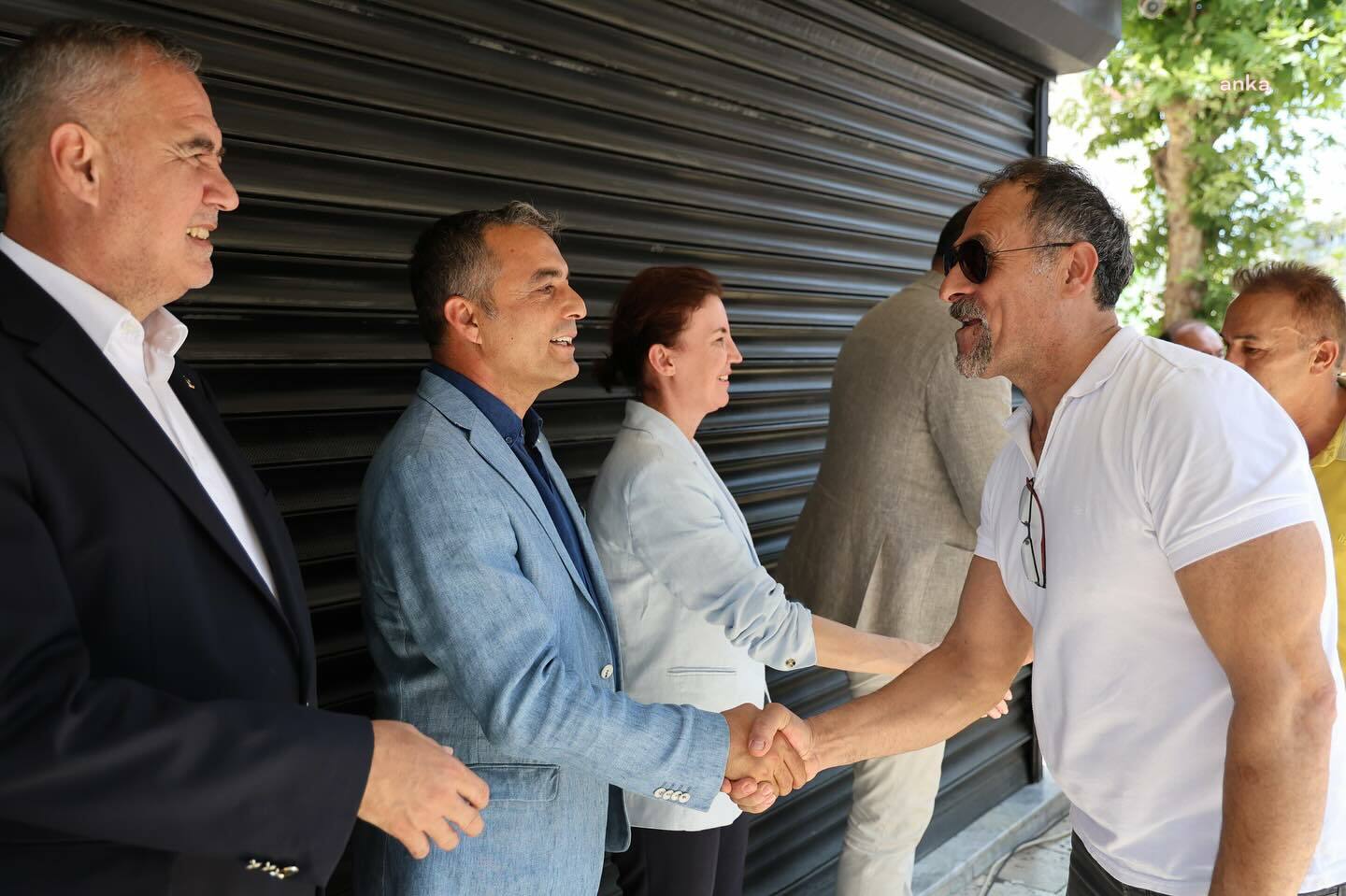 Manavgat Belediye Başkanı Kara, partililerle bayramlaştı