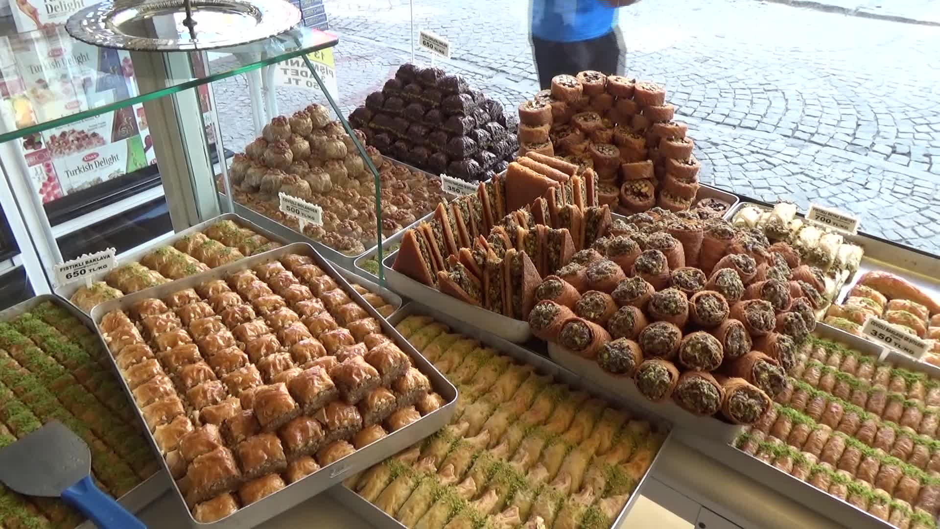 Edirne'de baklavalar tezgahta kaldı