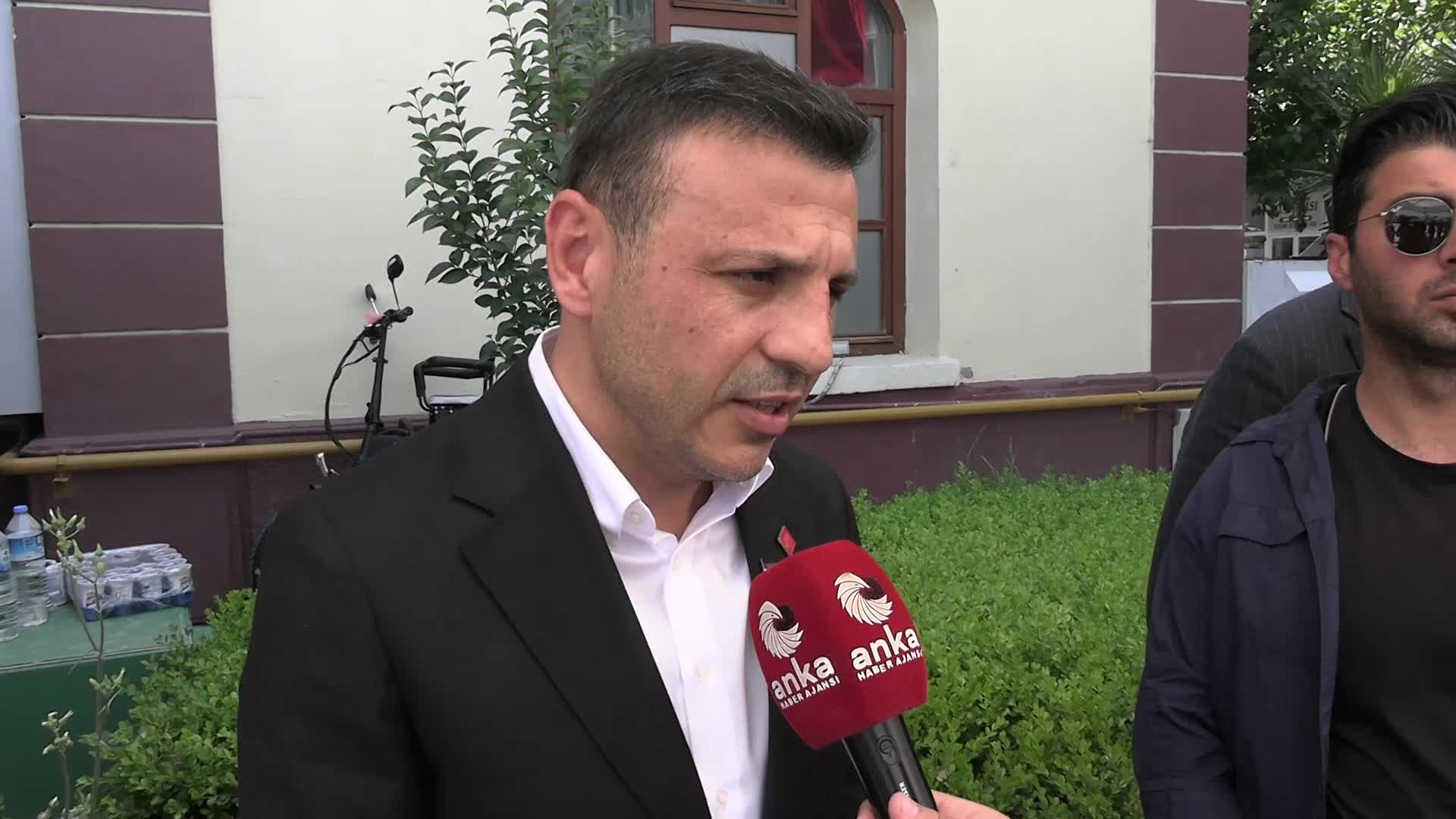 Ferdi Zeyrek’e veda…Özgür Çelik: "Manisa’nın dışında Türkiye’nin her yerinde kendisini sevdirmeyi başarabilmiş kıymetli bir yol arkadaşımızdı”
