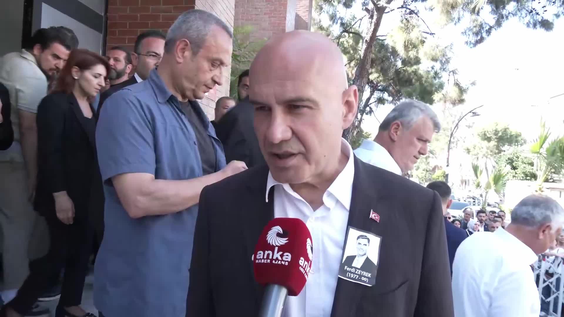 Ferdi Zeyrek’e veda... Turhan Çömez: “Büyük acı, büyük üzüntü. Sadece Manisa'nın değil, Türkiye'nin gönlüne taht kurmuş bir başkandı”