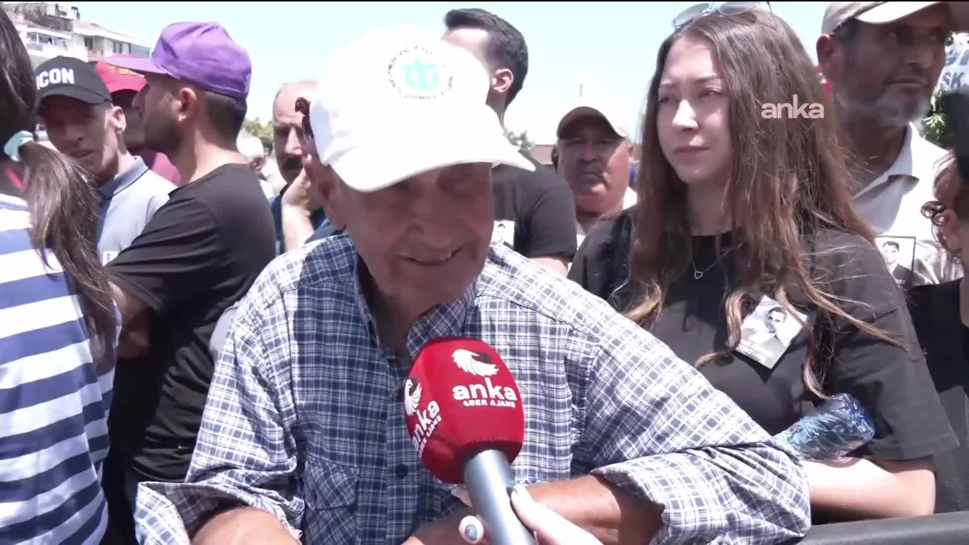 On binlerce Manisalı Ferdi Zeyrek'i gözyaşları ve karanfillerle uğurladı: "Allah mekanını gül bahçeleri yapsın"