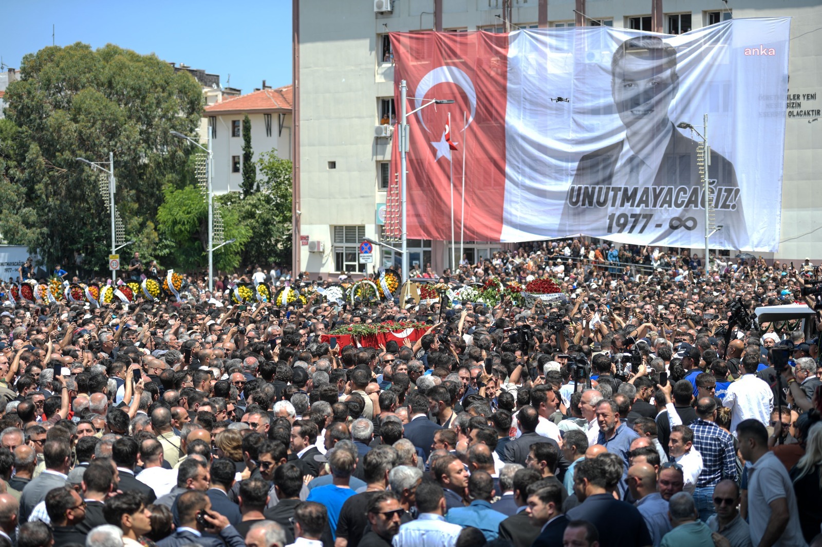 Ferdi Zeyrek’in ismi, İzmir’in Kiraz ilçesinde bir parka verildi