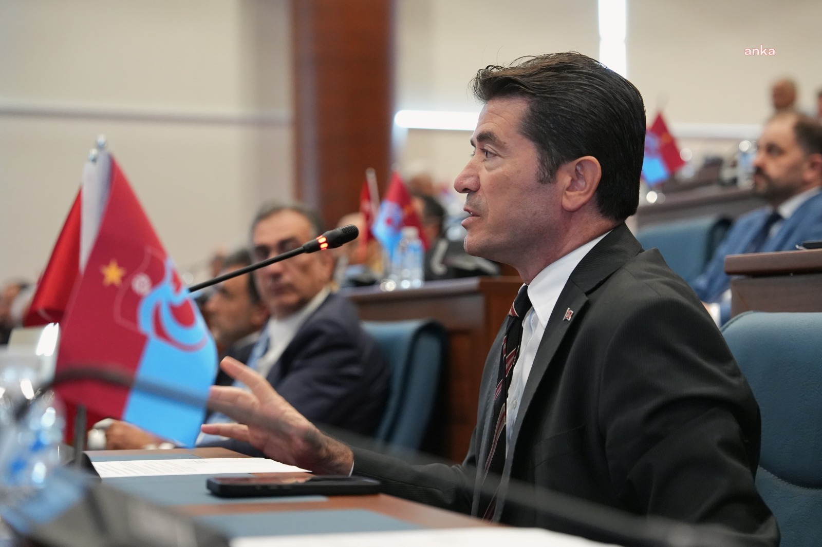 Ortahisar Belediye Başkanı Kaya, Uzun Sokak’ta cephe sağlıklaştırma projesinin yaz sonrasına bırakılmasını istedi