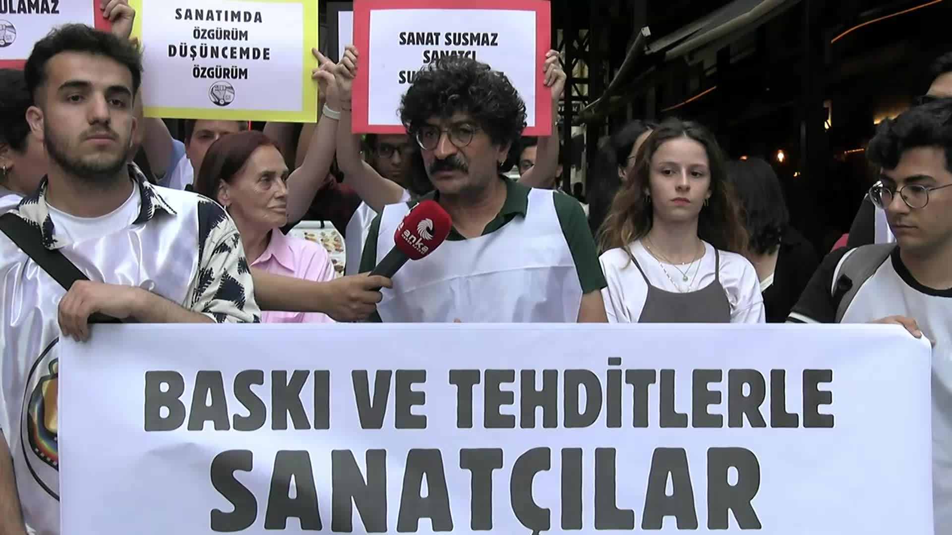 Sine-Sen'den Ecre Begüm Bayrak'a destek: “Sanat susmaz, sanatçı susturulamaz”