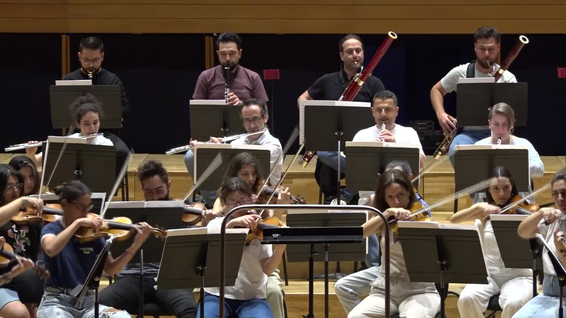 İzmir Oda Orkestrası ilk konserini düzenledi