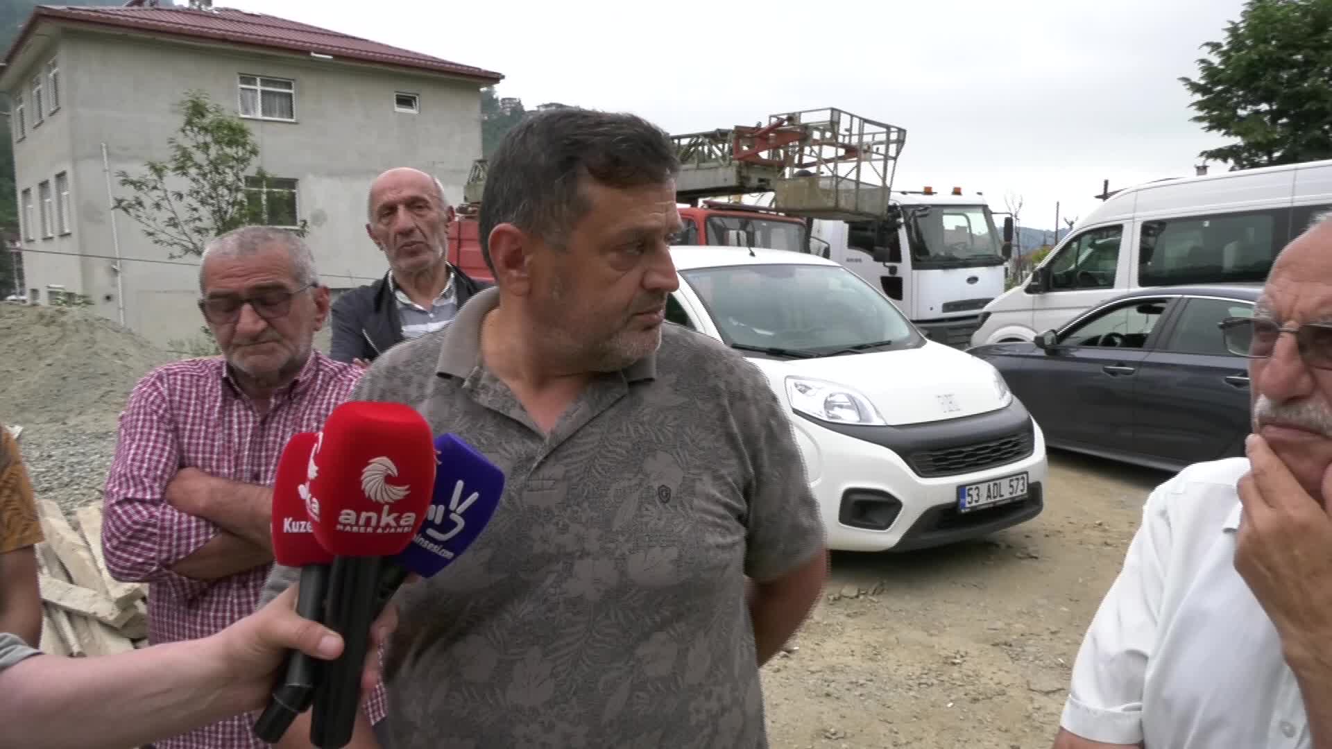 Rize Güneysu'da mahalle halkı ikinci müftülük binası çalışmalarına tepki gösterdi: "Biz çocuklarımıza oynayacakları bahçe ve okul istiyoruz"