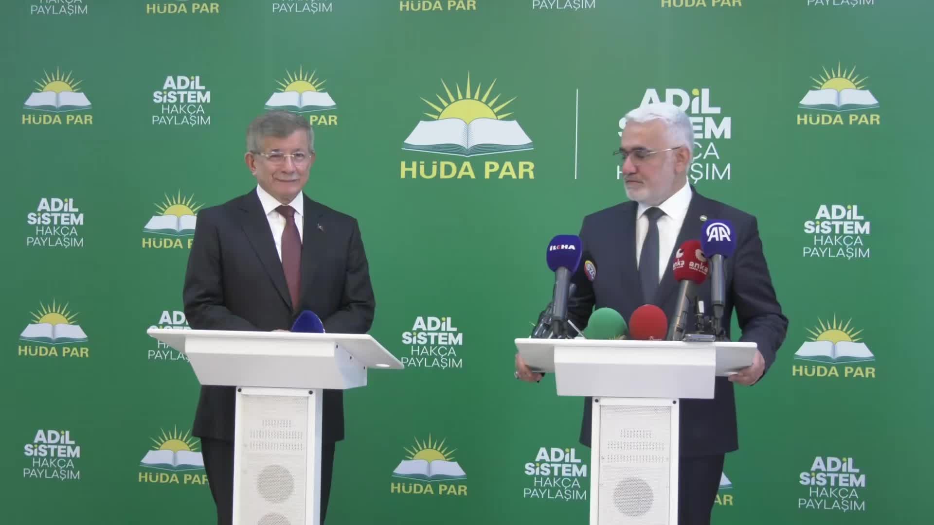 Ahmet Davutoğlu-Yapıcıoğlu görüşmesi... Yapıcıoğlu: "Biz diyoruz ki Anayasa’da değiştirilemez maddeler olmasın, gelecek nesillerin iradesine ipotek koymayalım"