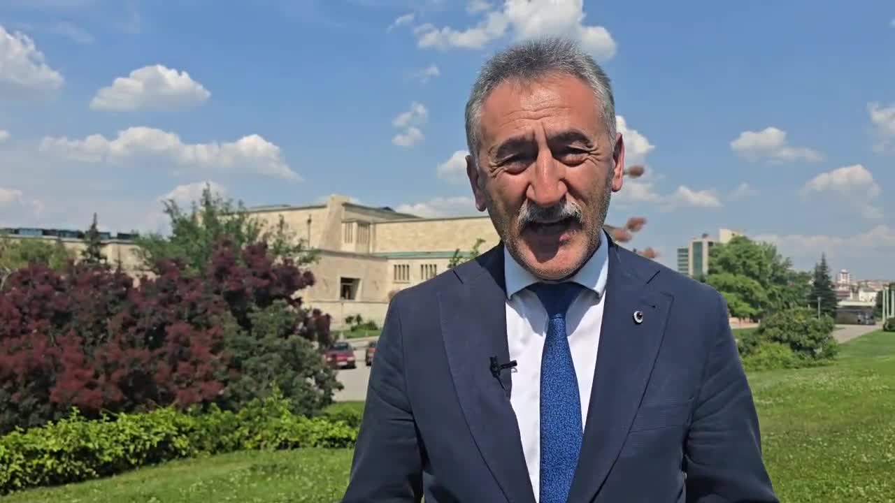 CHP'li Adıgüzel'den Bakan Bak'a soru: A Milli takımın ABD ziyaretinde sportif amaç dışında ticari, siyasi ya da diplomatik bir takım amaçlar var mıdır
