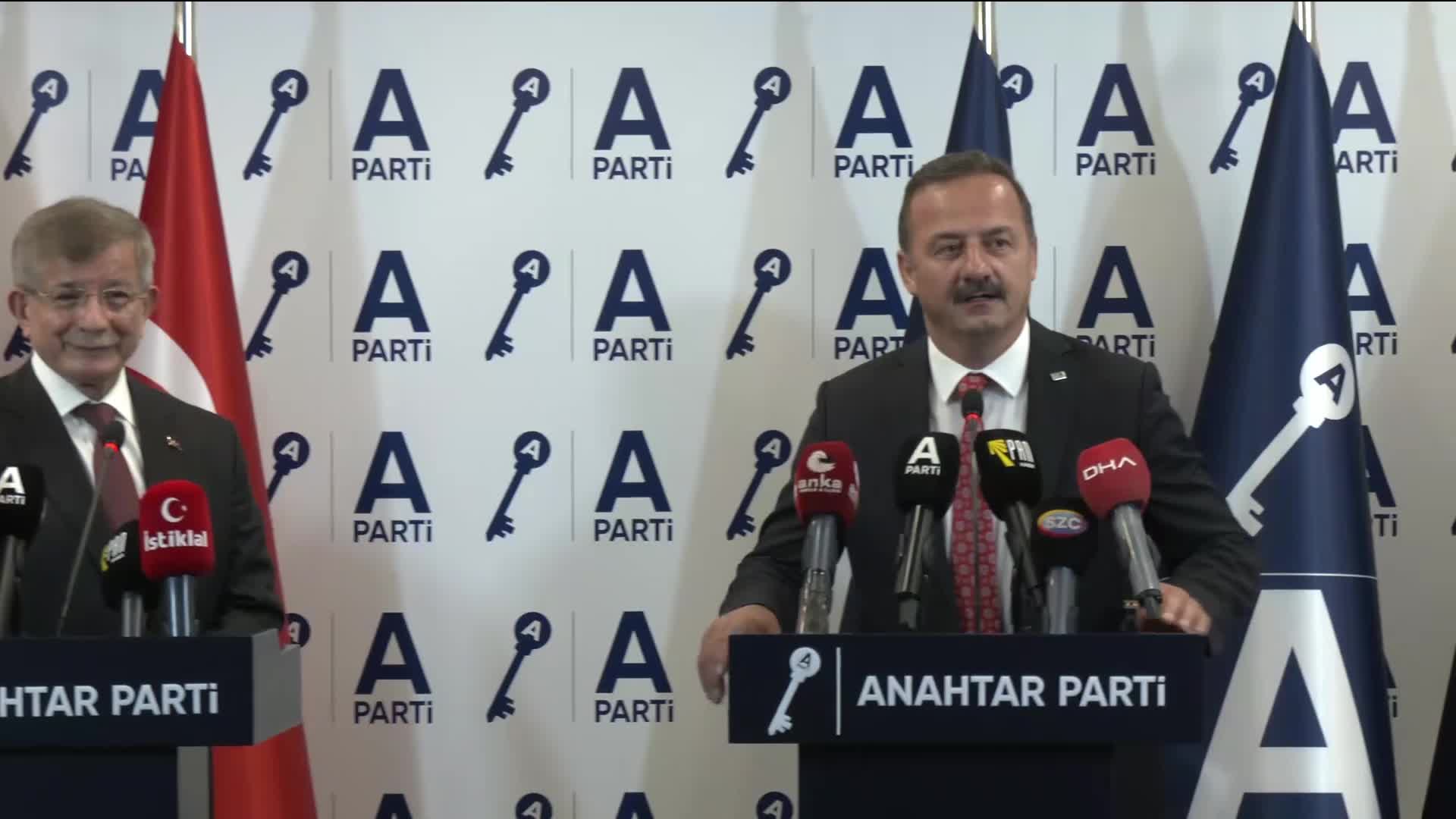 Ahmet Davutoğlu ile Yavuz Ağıralioğlu görüştü... Davutoğlu: Eğer bir gün Türkiye terörden arındırılırsa, bu başarının gerçek sahibi şehitlerimizdir, siyasiler değildir