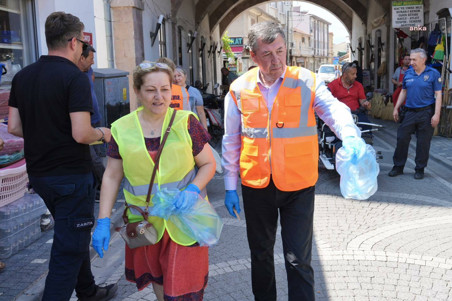 Burhaniye Belediyesi, temiz çevre için denetimleri artırdı