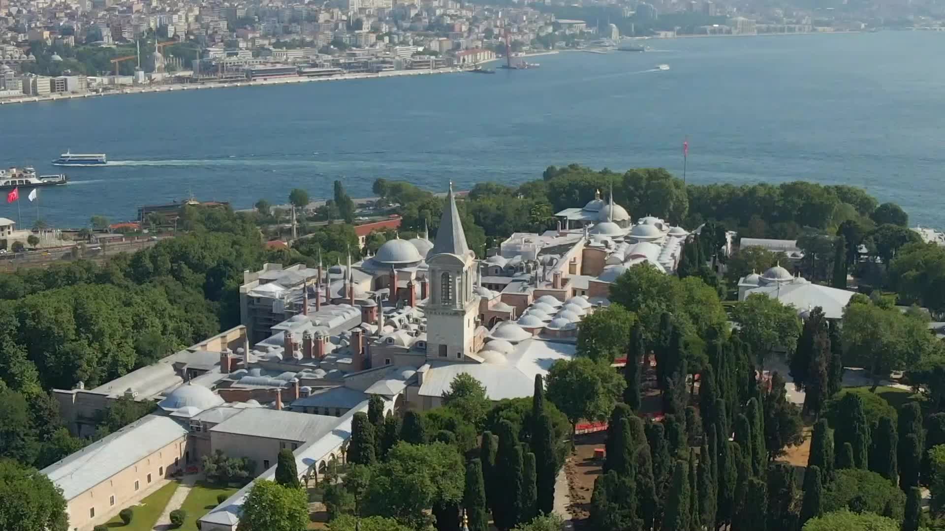 Kültür ve Turizm Bakanlığı: ''Yabancı turist ziyareti nisanda rekor kırdı, doluluk oranı yüzde 41’i aşarken kalış süresi arttı''