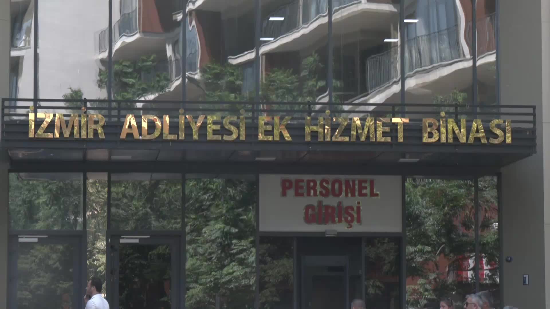 Queen Flowers işçilerinin sendikal mücadelesi sürüyor: Geçinemiyoruz, alın terimizin karşılığını istiyoruz