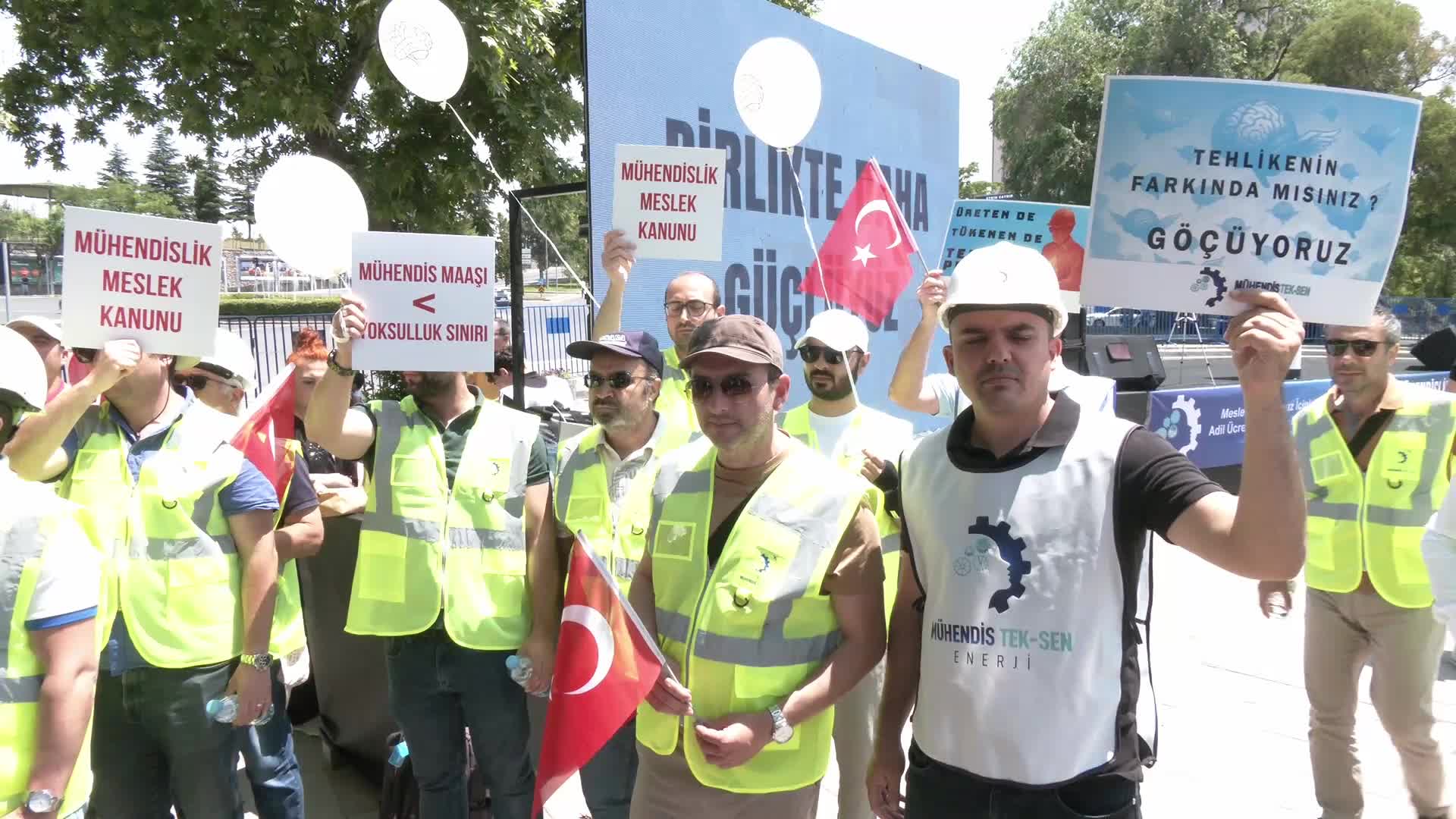 Ankara'da kamu mühendisleri ve teknik personelin mitingi... ''Emeğimiz ve mesleğimiz değersizleştiriliyor''