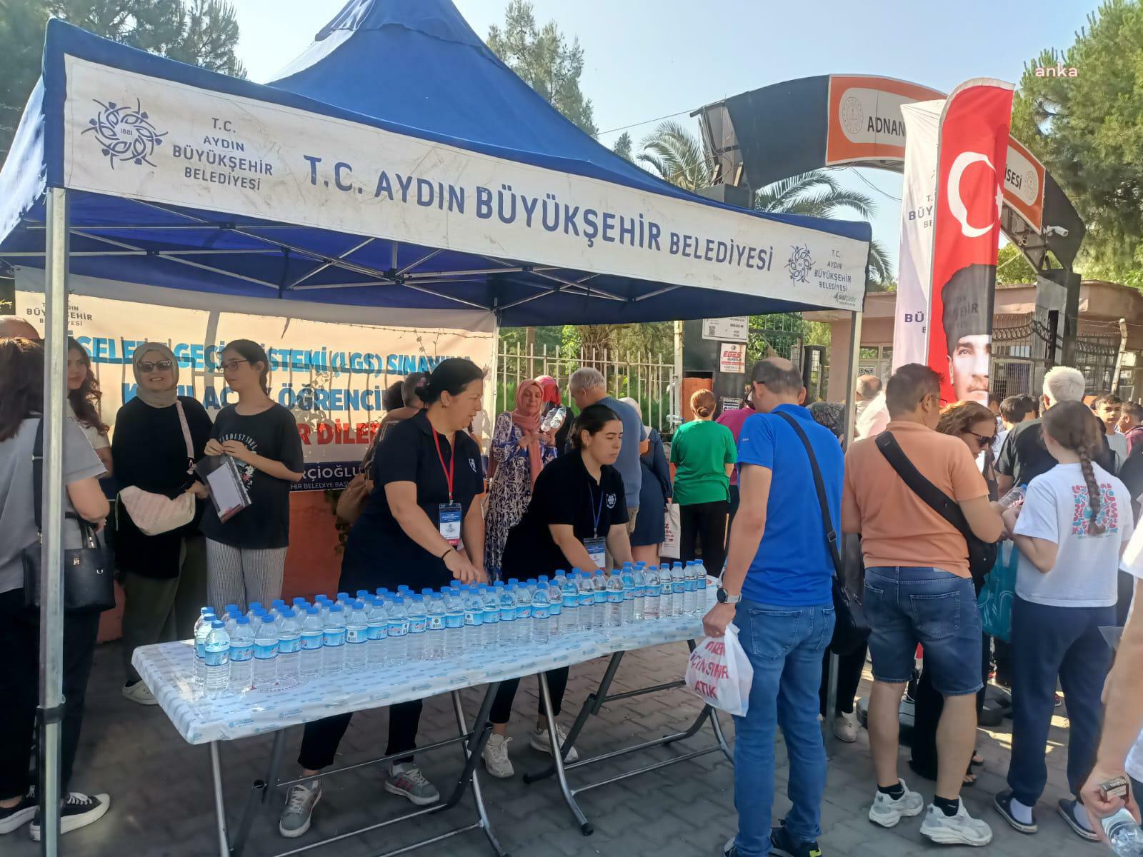 Aydın Büyükşehir Belediyesi’nden LGS’ye giren öğrencilere ve ailelerine su ikramı